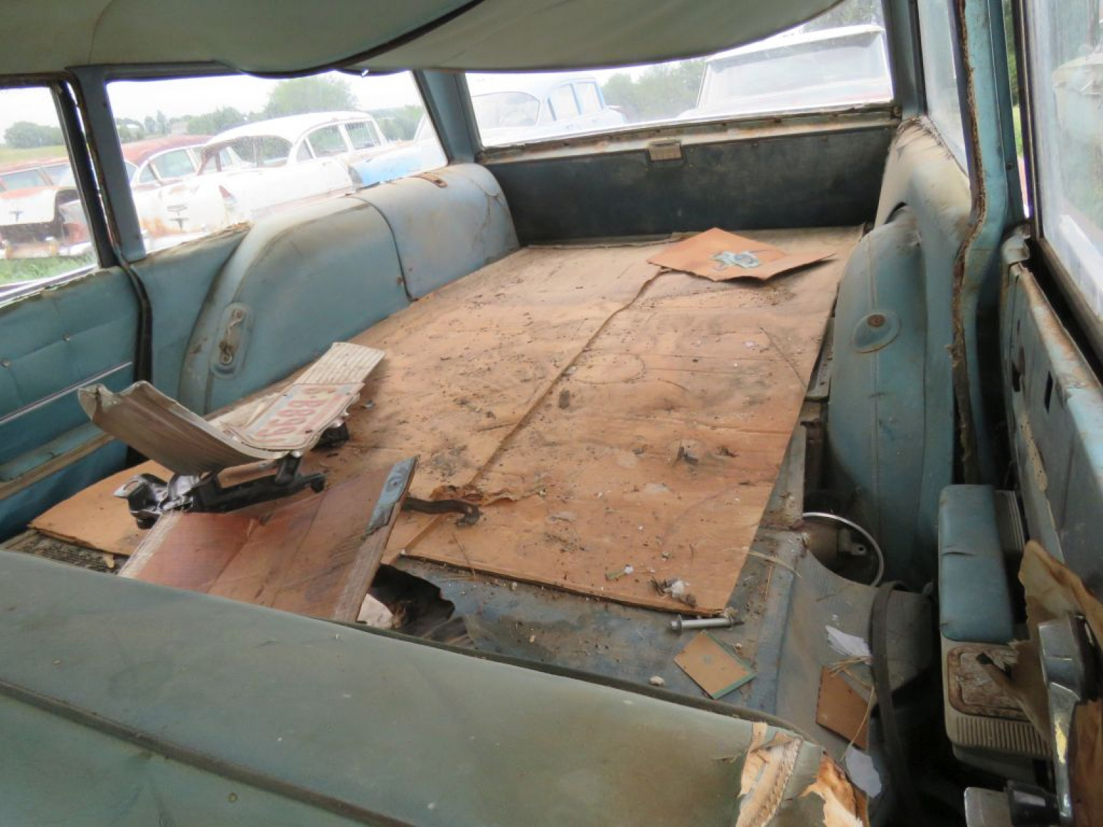 1964 Chevrolet Biscayne 4dr Wagon - Image 10