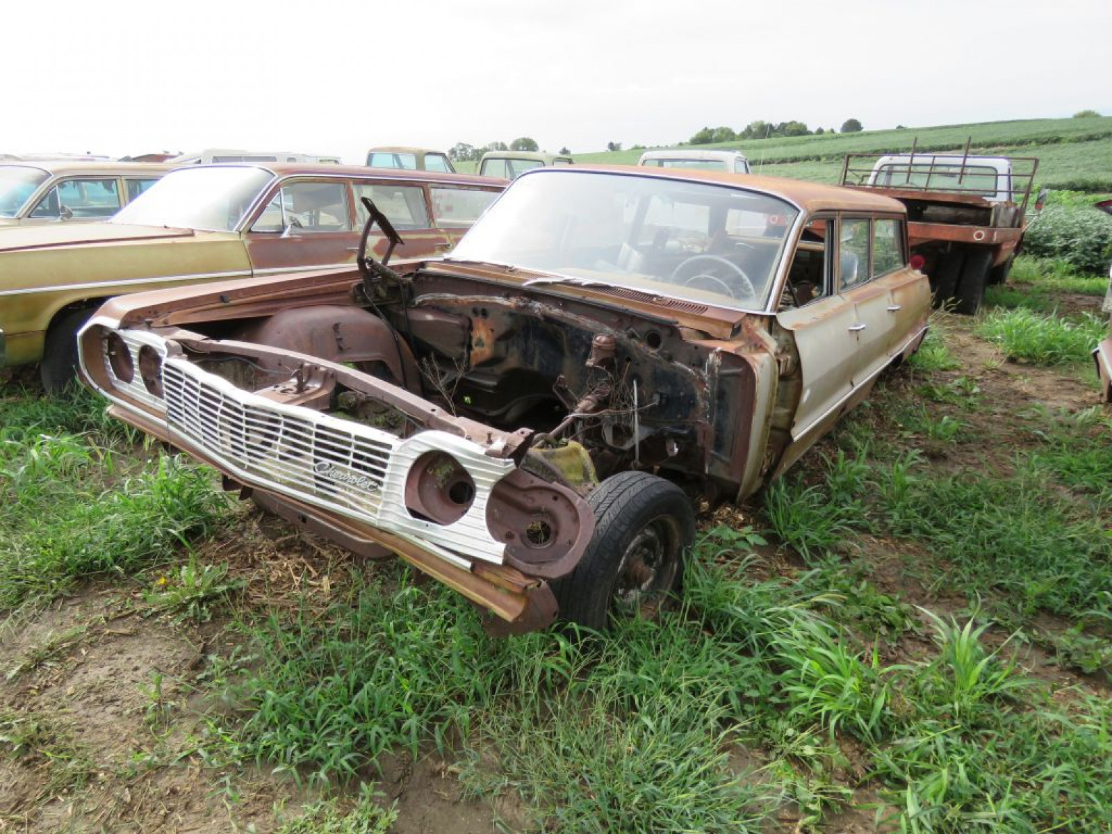 1964 Chevrolet Biscayne 4dr Wagon - Image 2