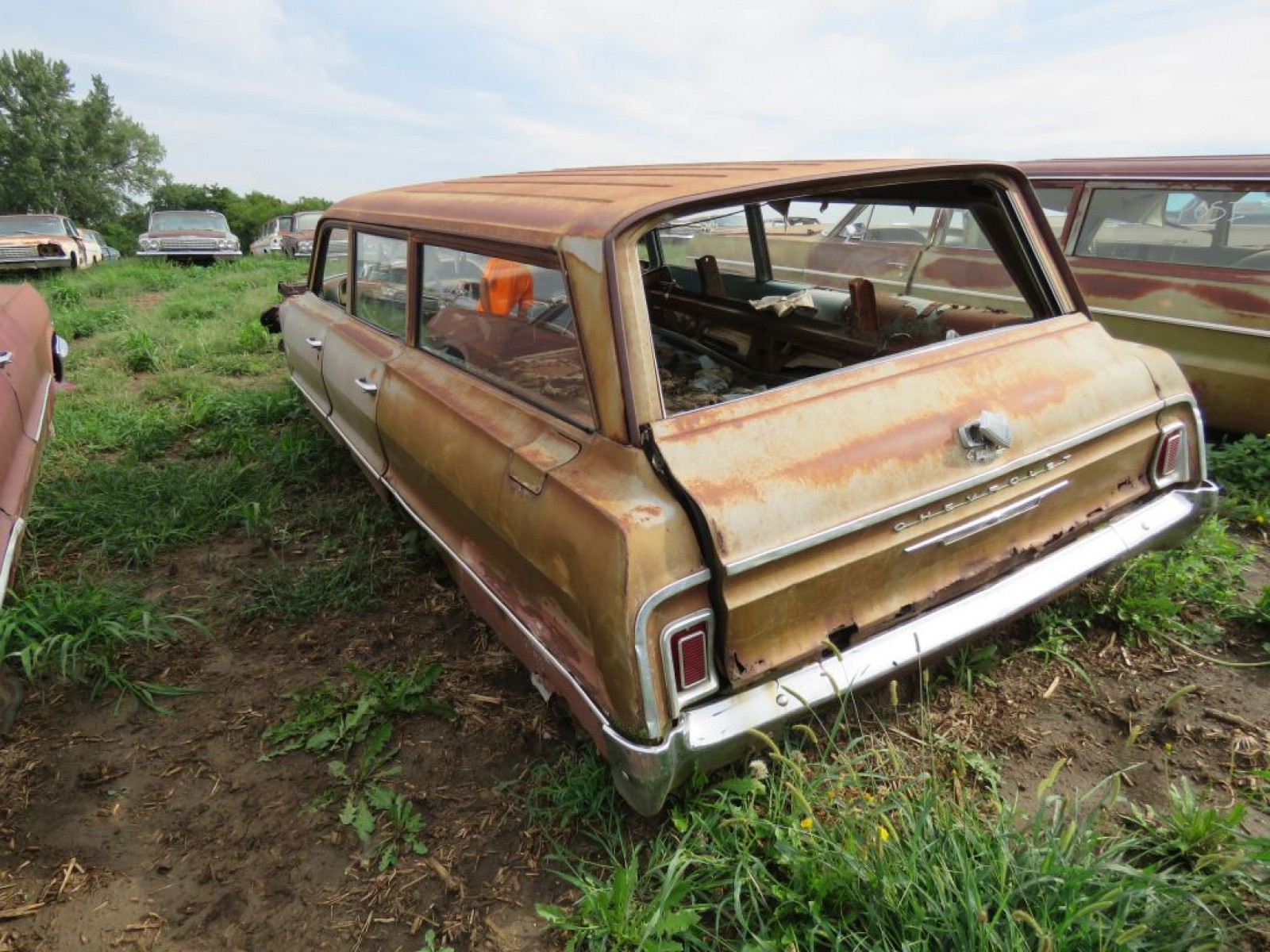1964 Chevrolet Biscayne 4dr Wagon - Image 3