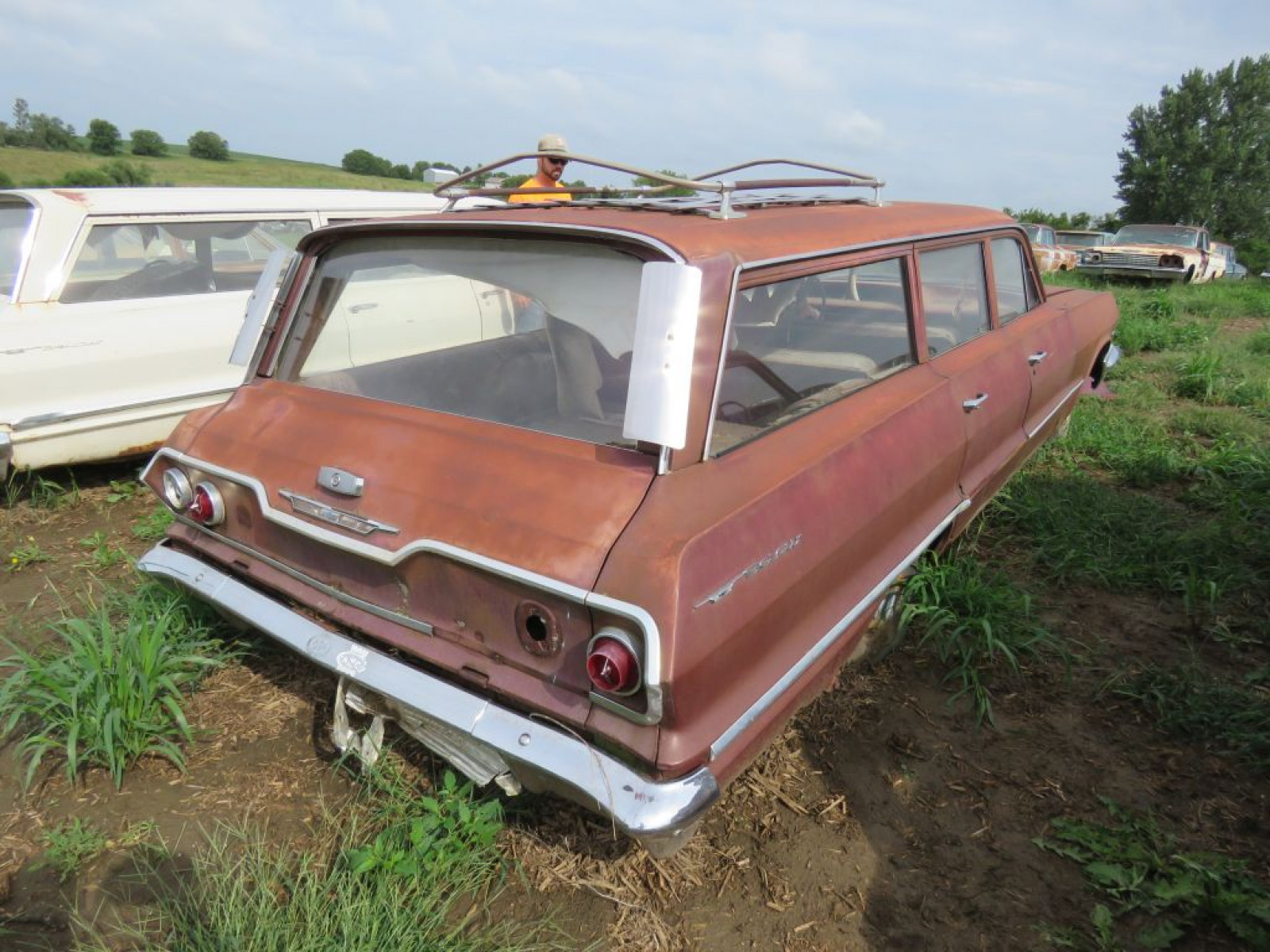 1964 Chevrolet 4dr Wagon - Image 3