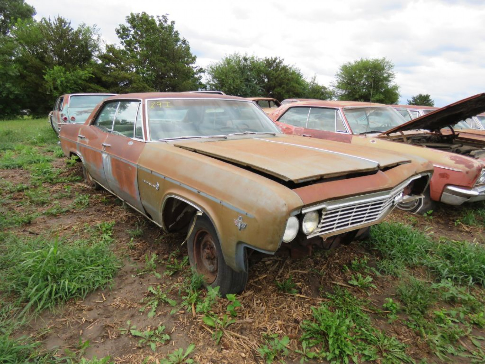 1966 Chevrolet Impala 4drHT - Image 3