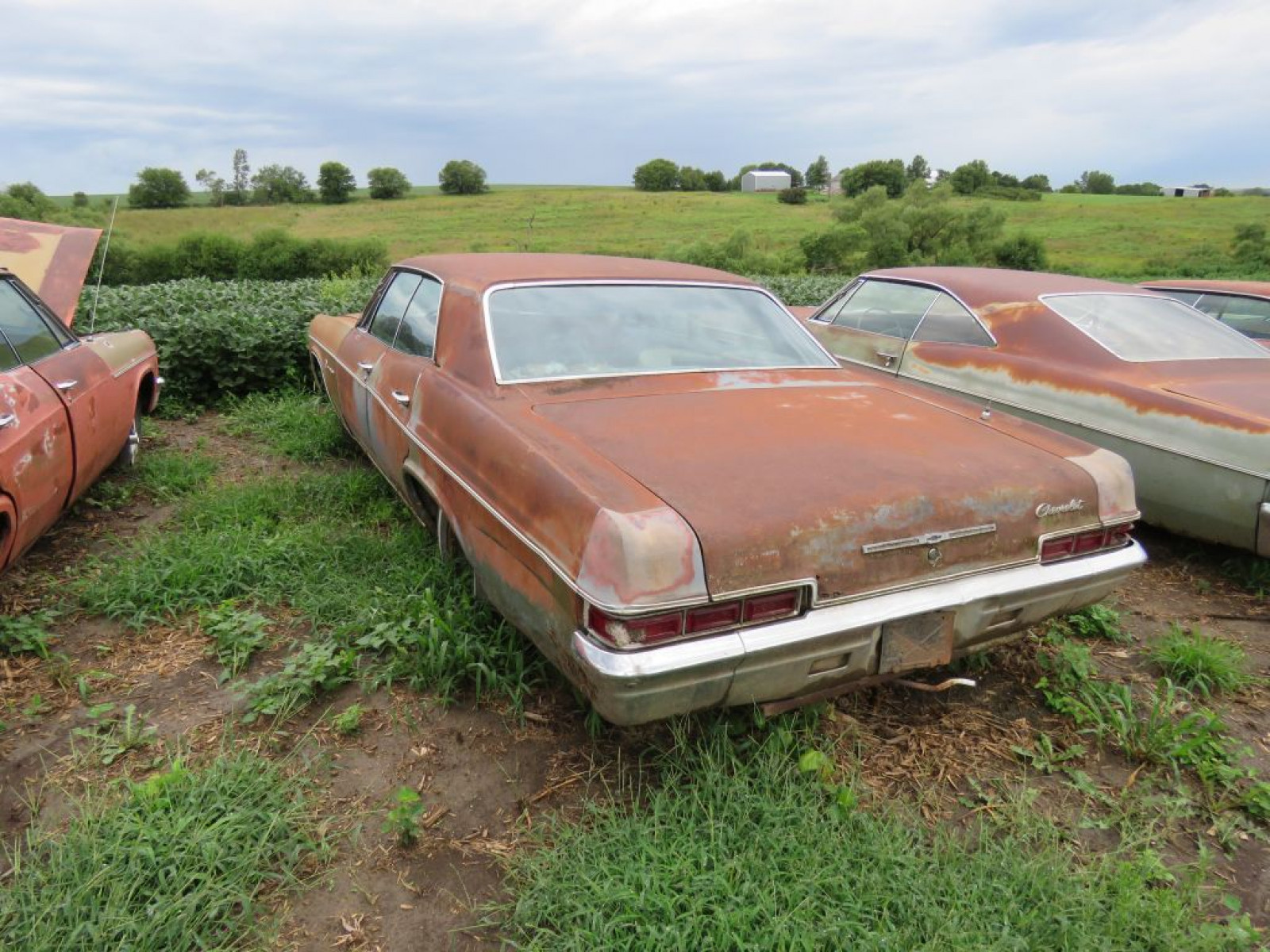 1966 Chevrolet Impala 4drHT - Image 5