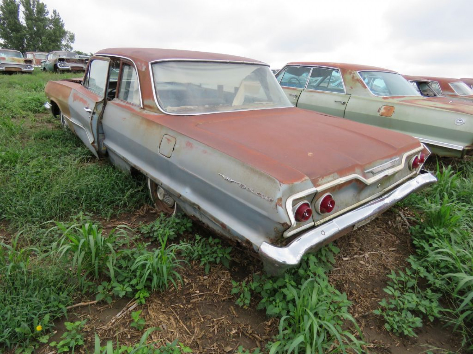 1963 Chevrolet Bel Air 2dr Sedan - Image 4