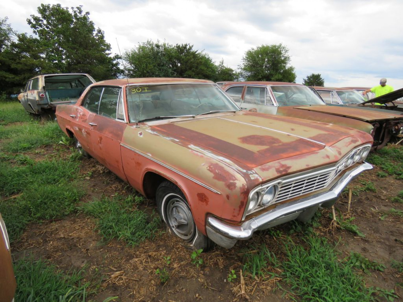 1966 Chevrolet Impala 4dr HT - Image 3