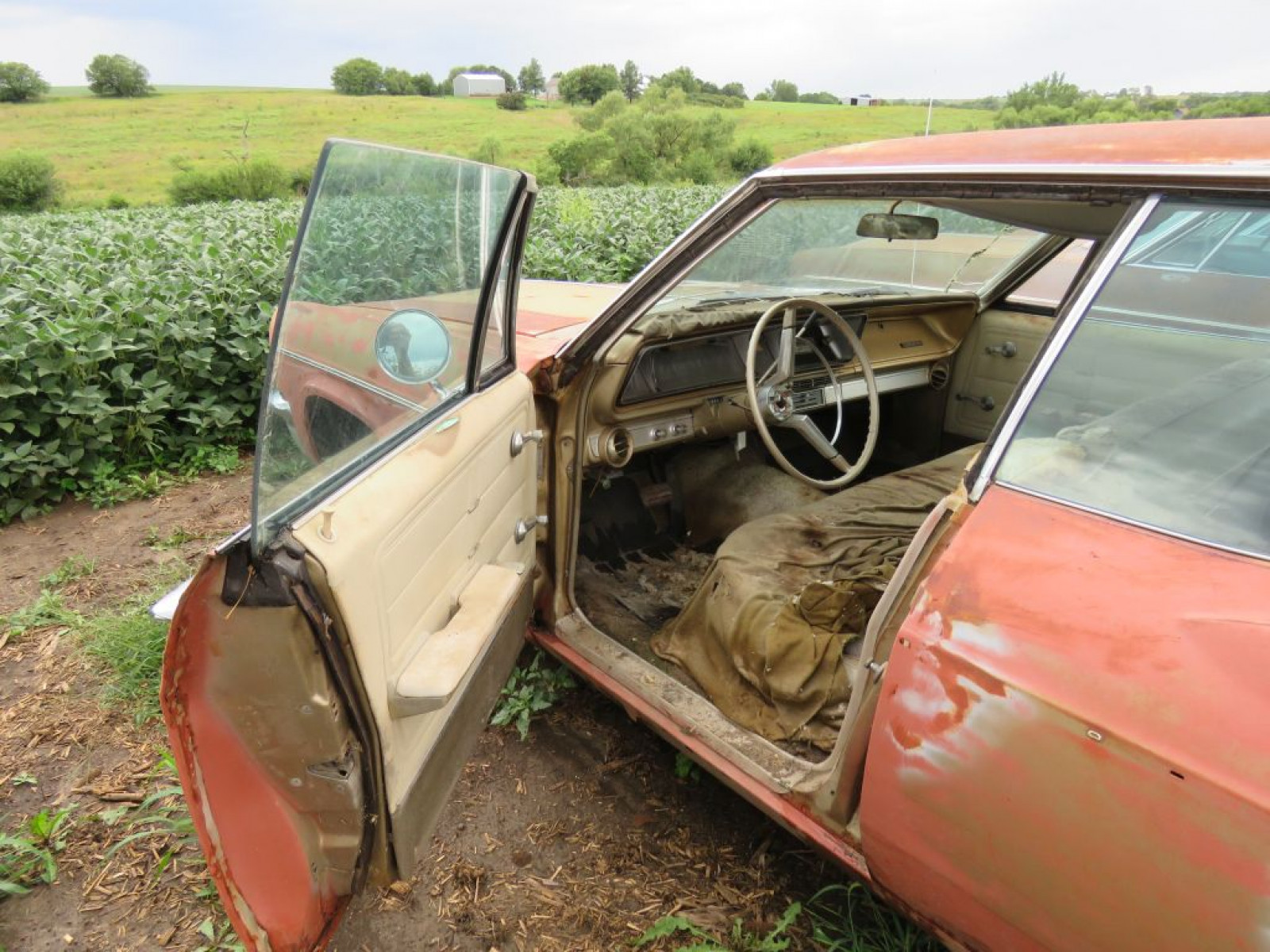 1966 Chevrolet Impala 4dr HT - Image 9
