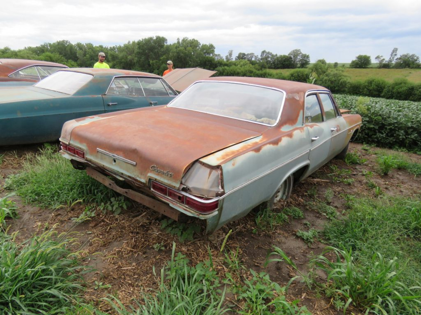 1966 Chevrolet Impala 4dr Sedan - Image 4