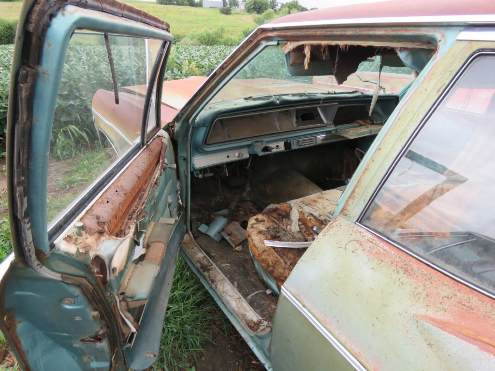 1966 Chevrolet Impala 4dr Sedan - Image 9