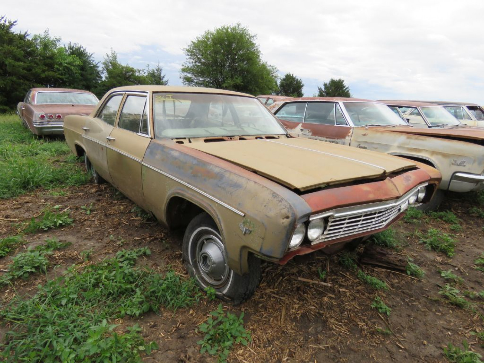 1966 Chevrolet Impala 4dr Sedan - Image 3