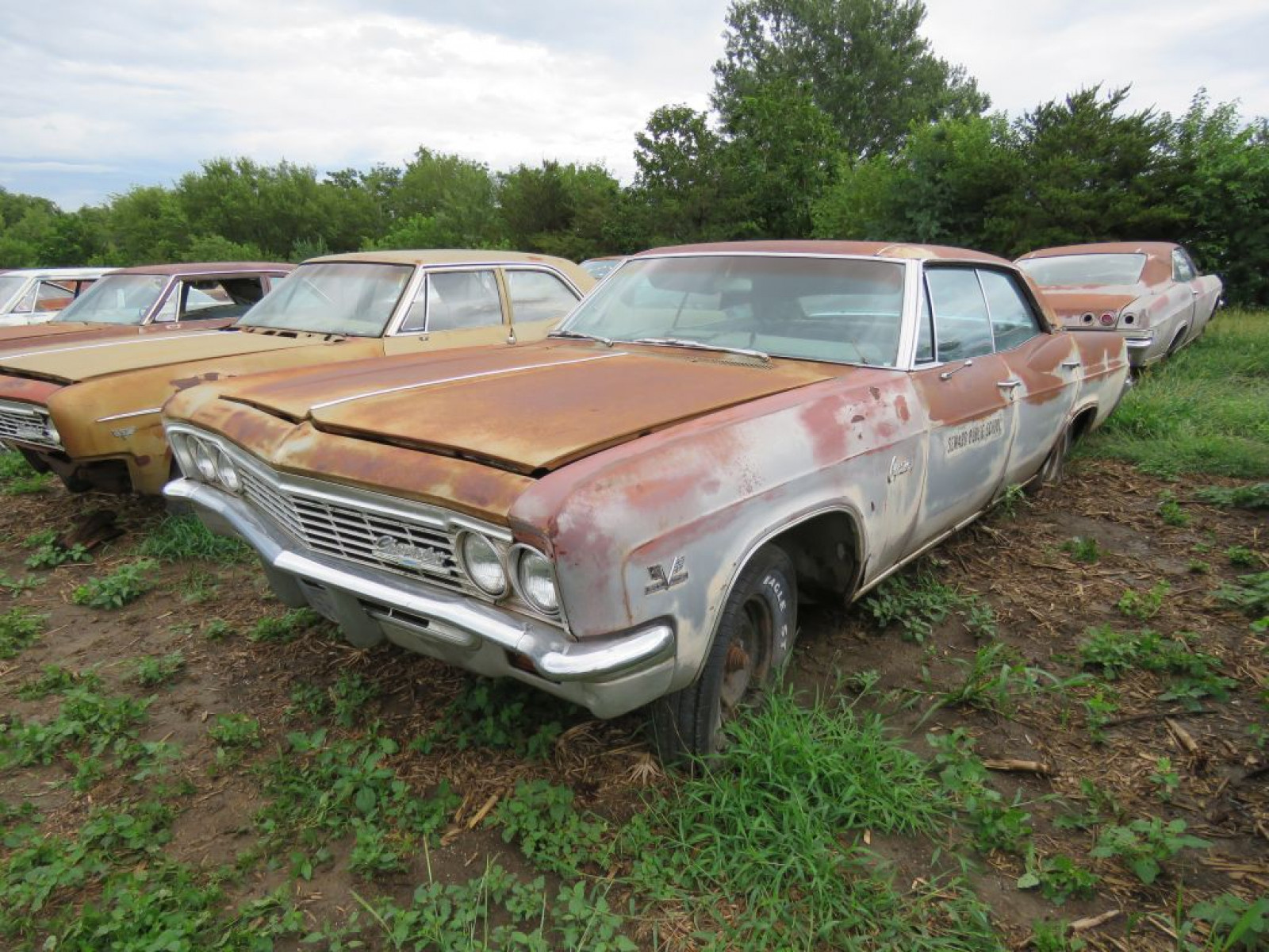 1966 Chevrolet Caprice 4dr HT - Image 1