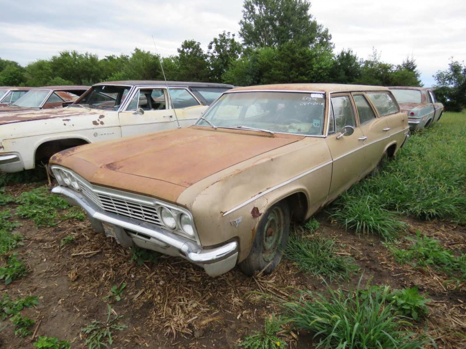 1966 Chevrolet Belair 4dr Wagon - Image 1