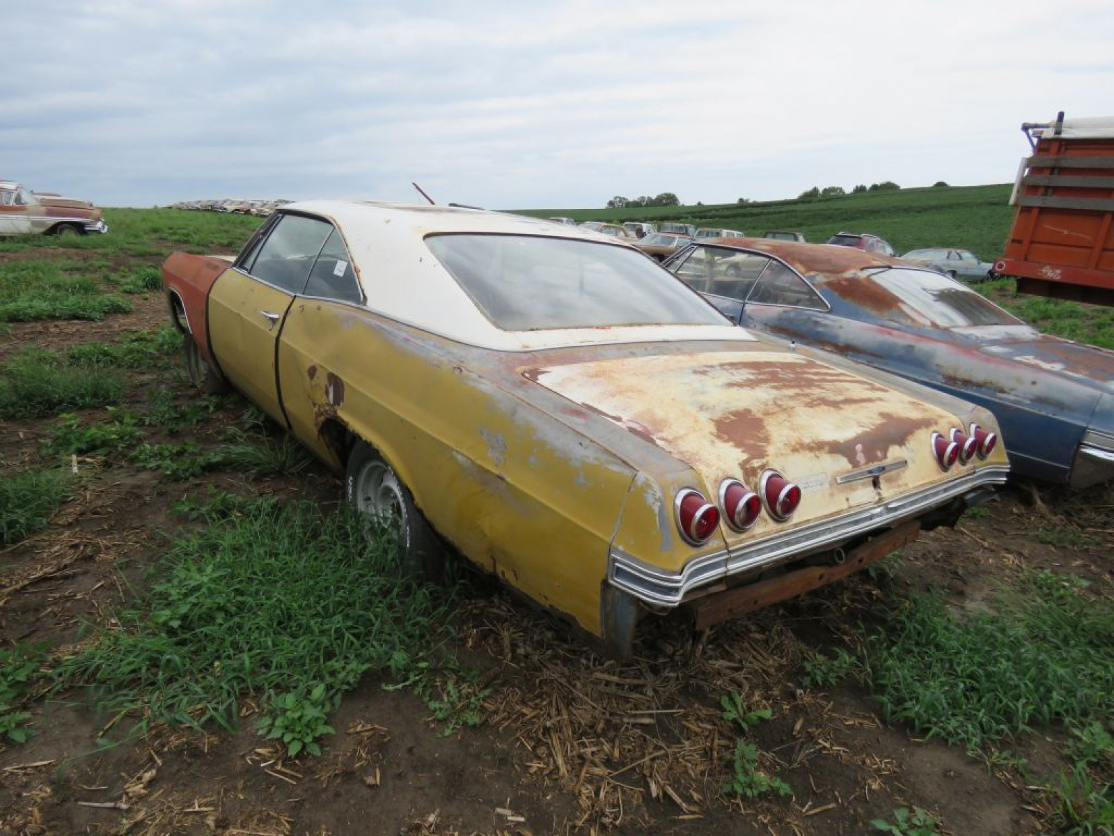1965 Chevrolet Impala SS 2dr HT - Image 3