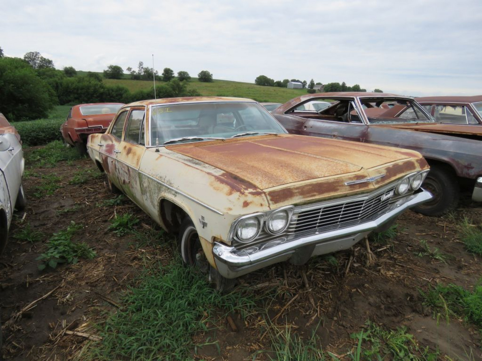 1965 Chevrolet Biscayne 4dr Sedan - Image 1