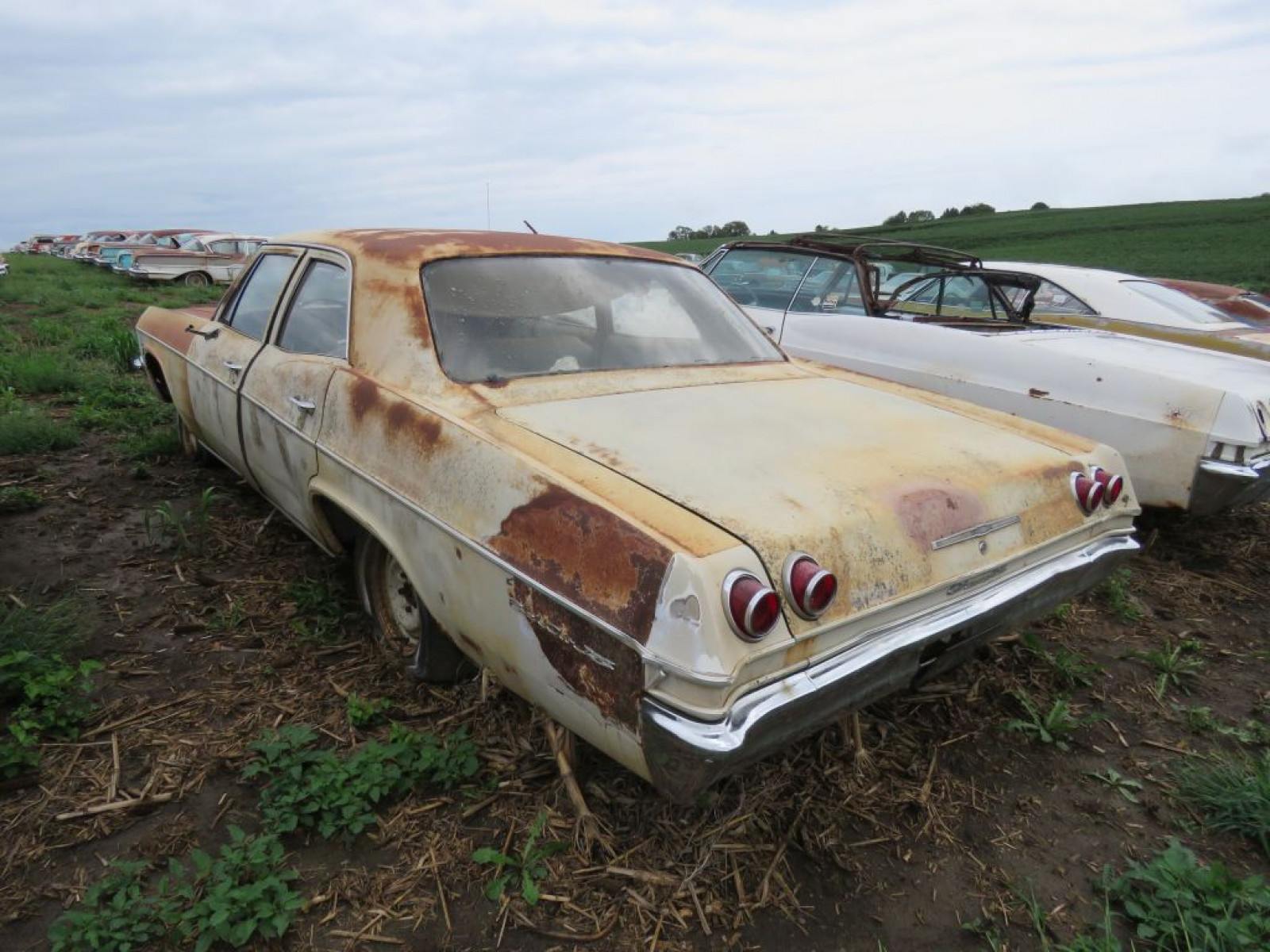 1965 Chevrolet Biscayne 4dr Sedan - Image 3