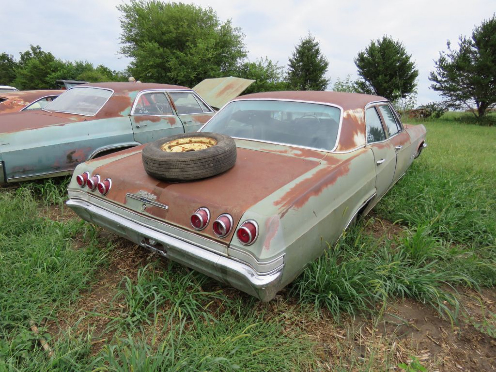 1965 Chevrolet Impala 4dr Sedan - Image 4
