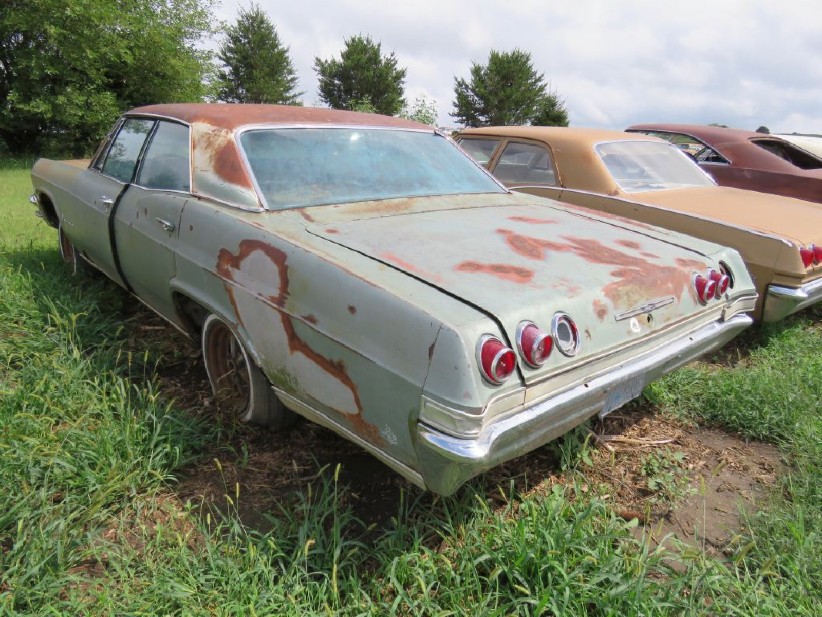 1965 Chevrolet Impala 4dr Sedan - Image 4