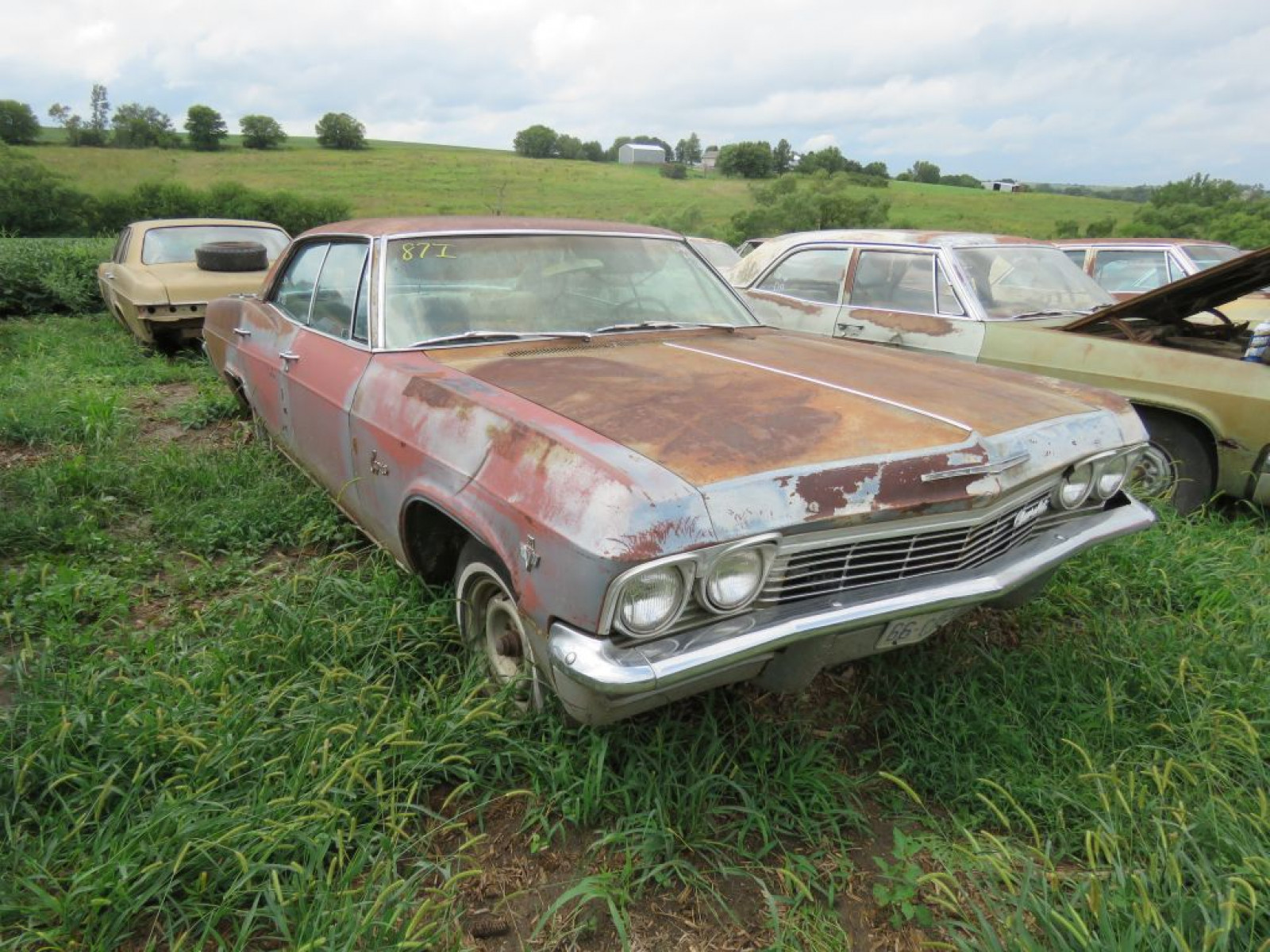 1965 Chevrolet Caprice 4dr HT - Image 1