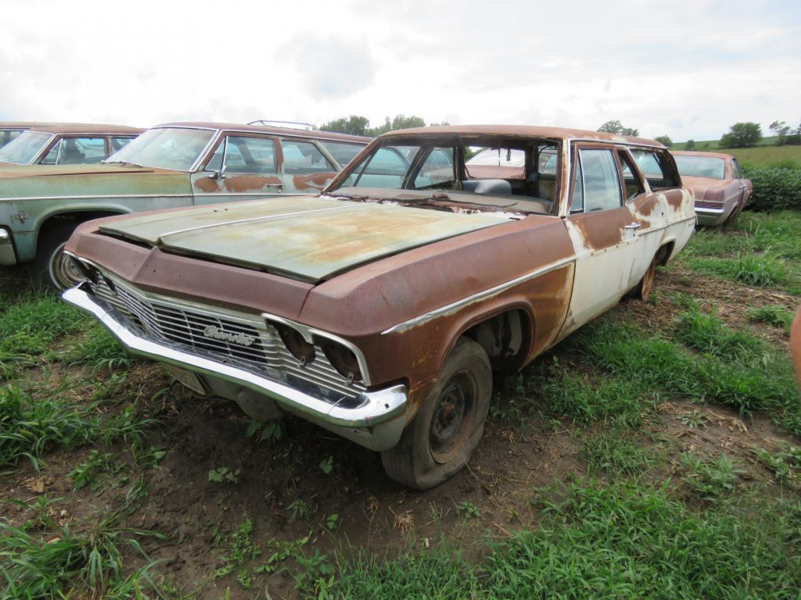 1965 Chevrolet Belair 4dr Wagon - Image 1
