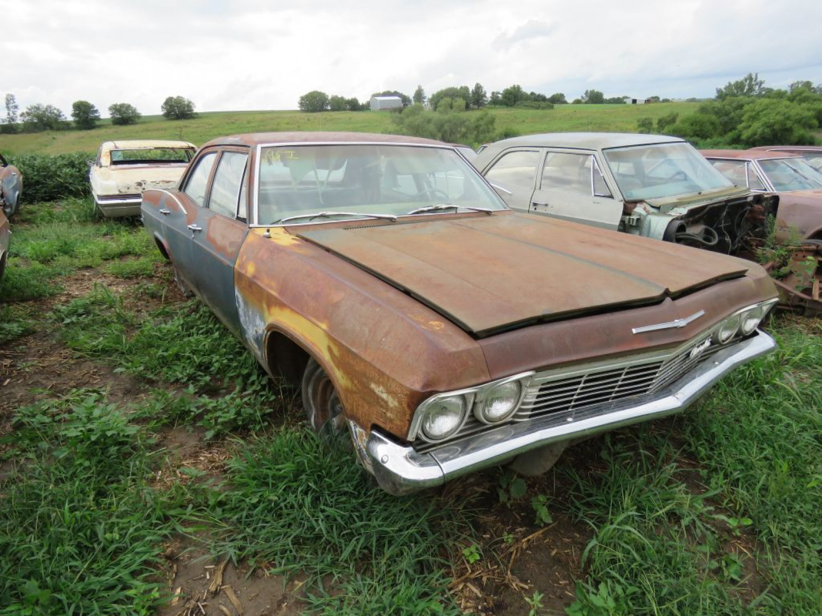 1965 Chevrolet Biscayne 4dr Sedan - Image 3
