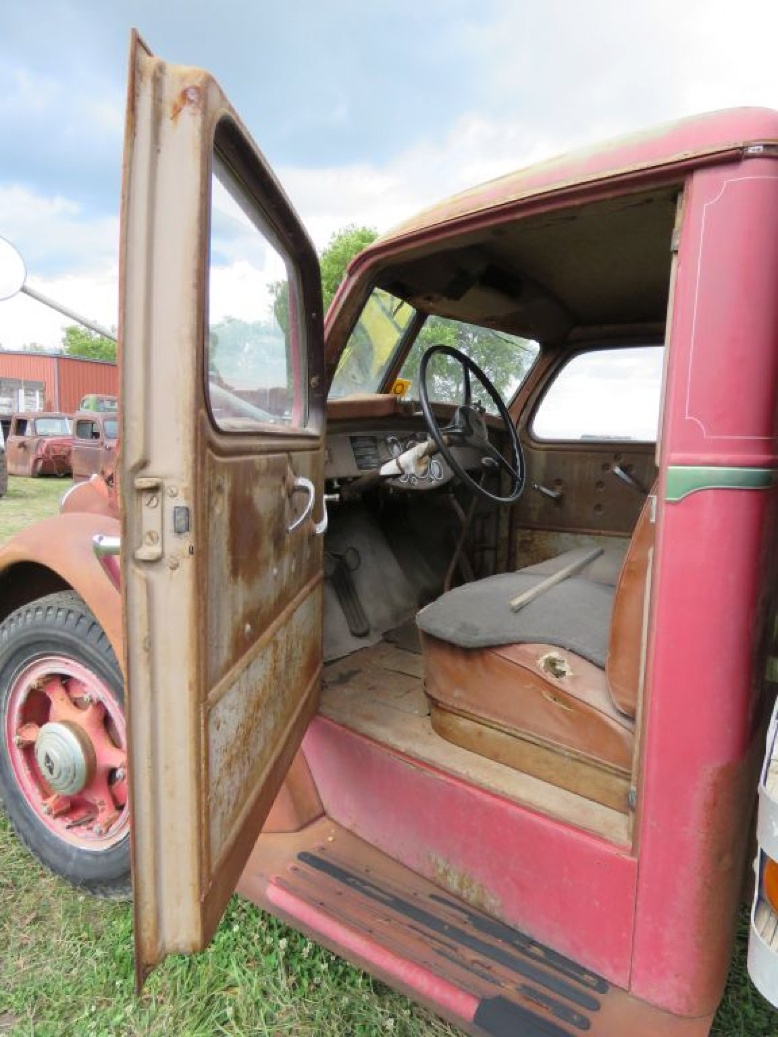1948 Diamond T 306H Grain Truck - Image 6