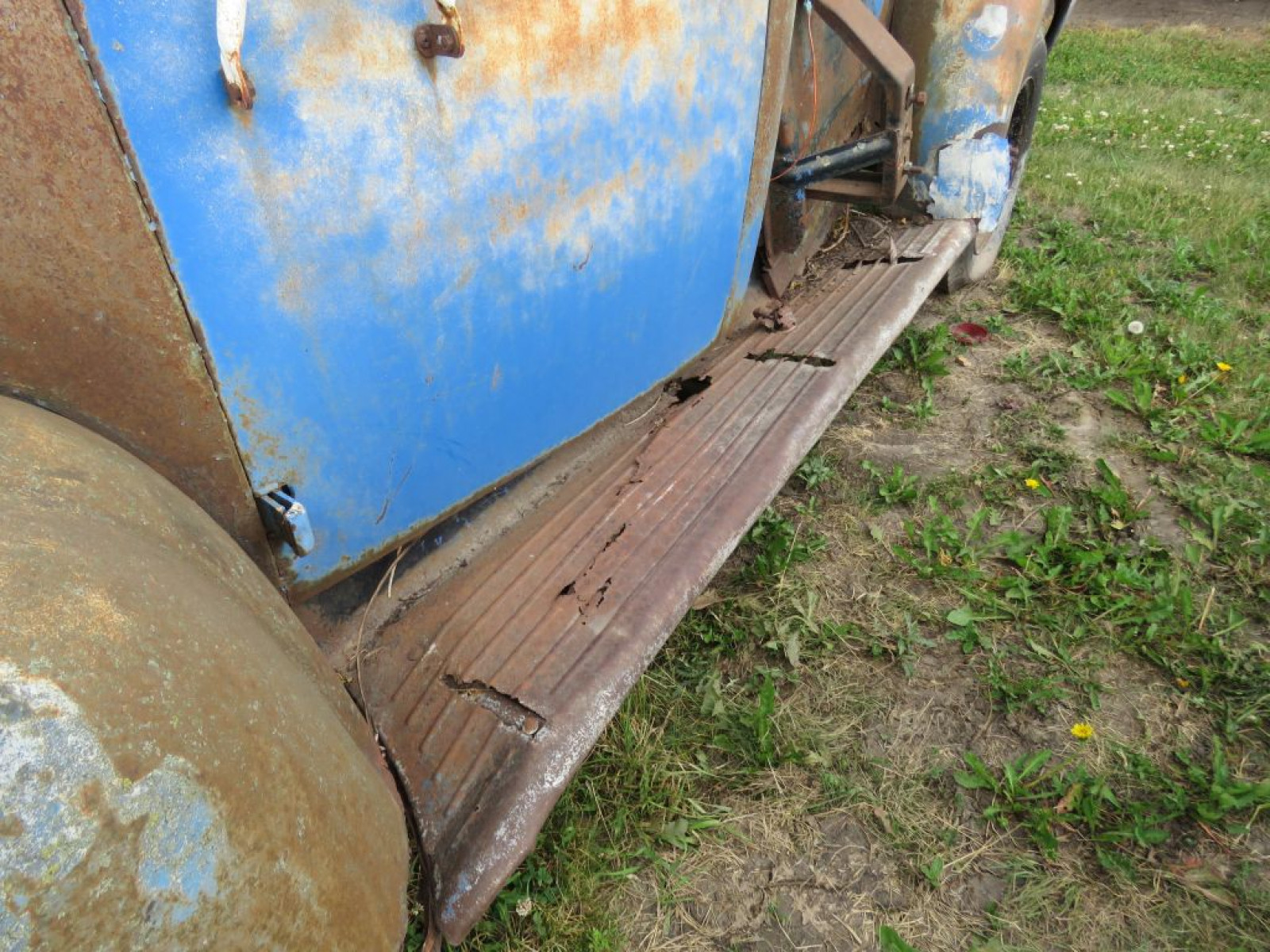 1946-7 Ford Pickup for Project and Parts - Image 4