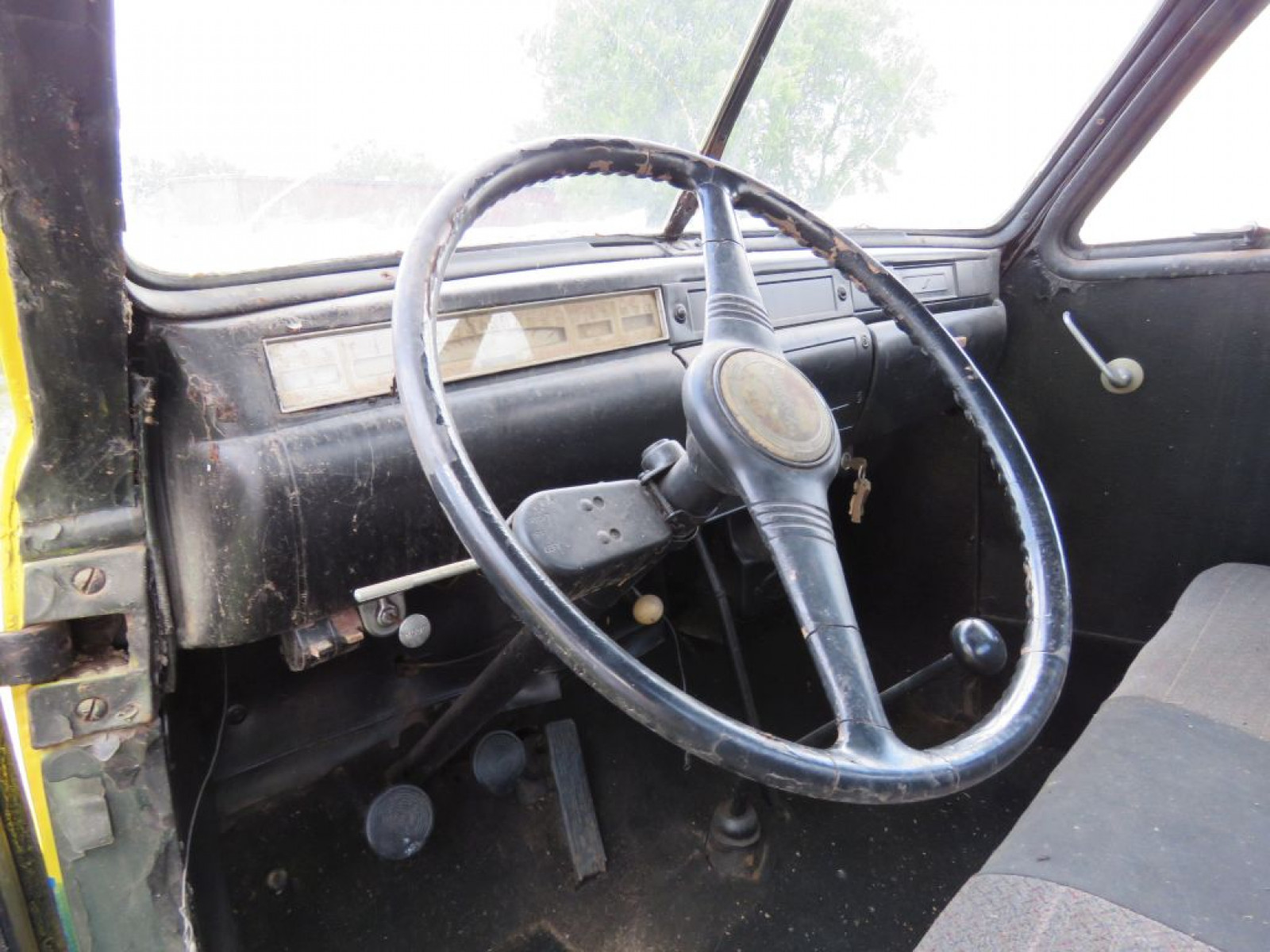 1947 Studebaker 1 1/2 ton Flatbed Truck - Image 6