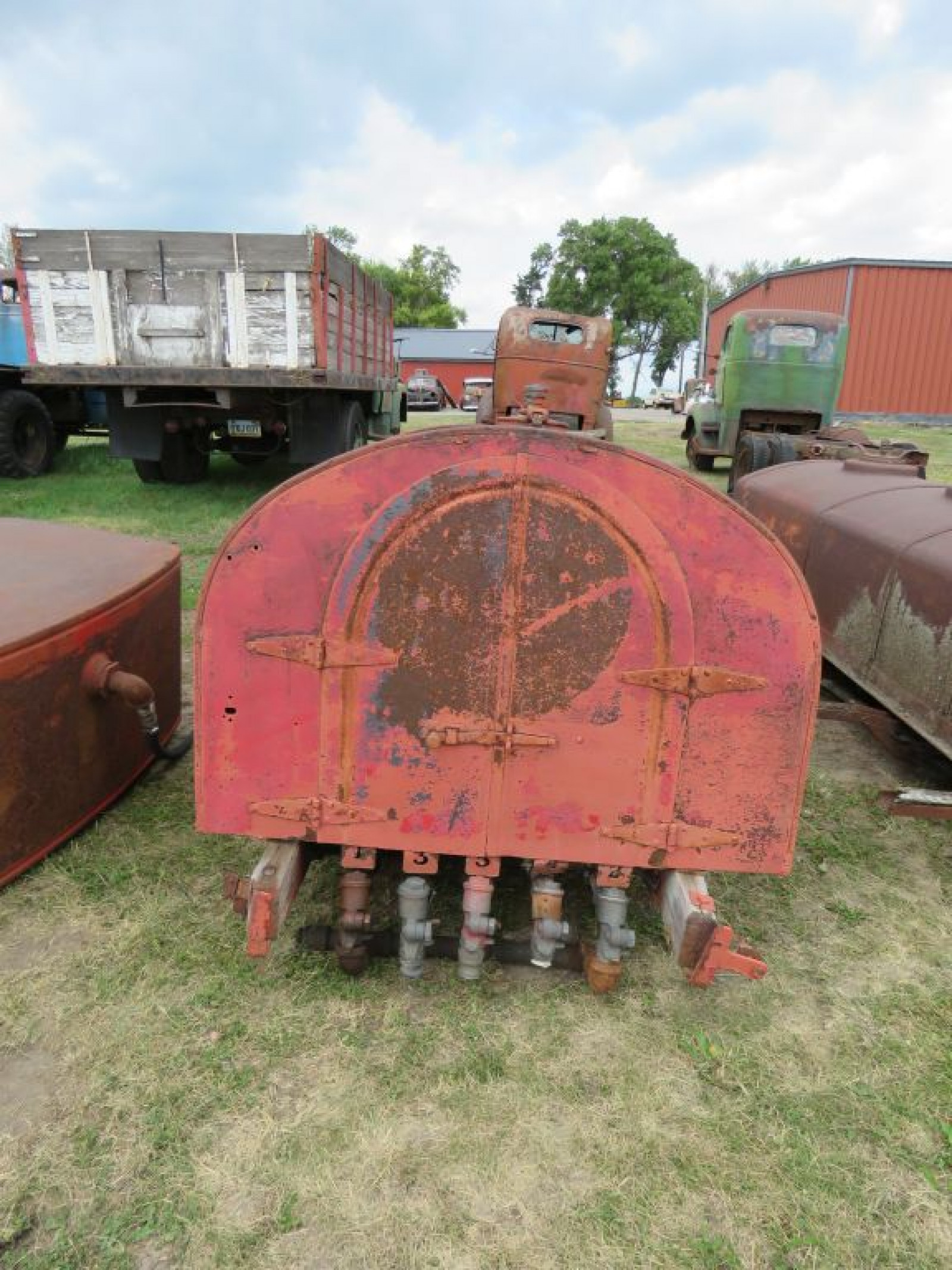 Antique 5 Valve Truck Fuel Tank - Image 2