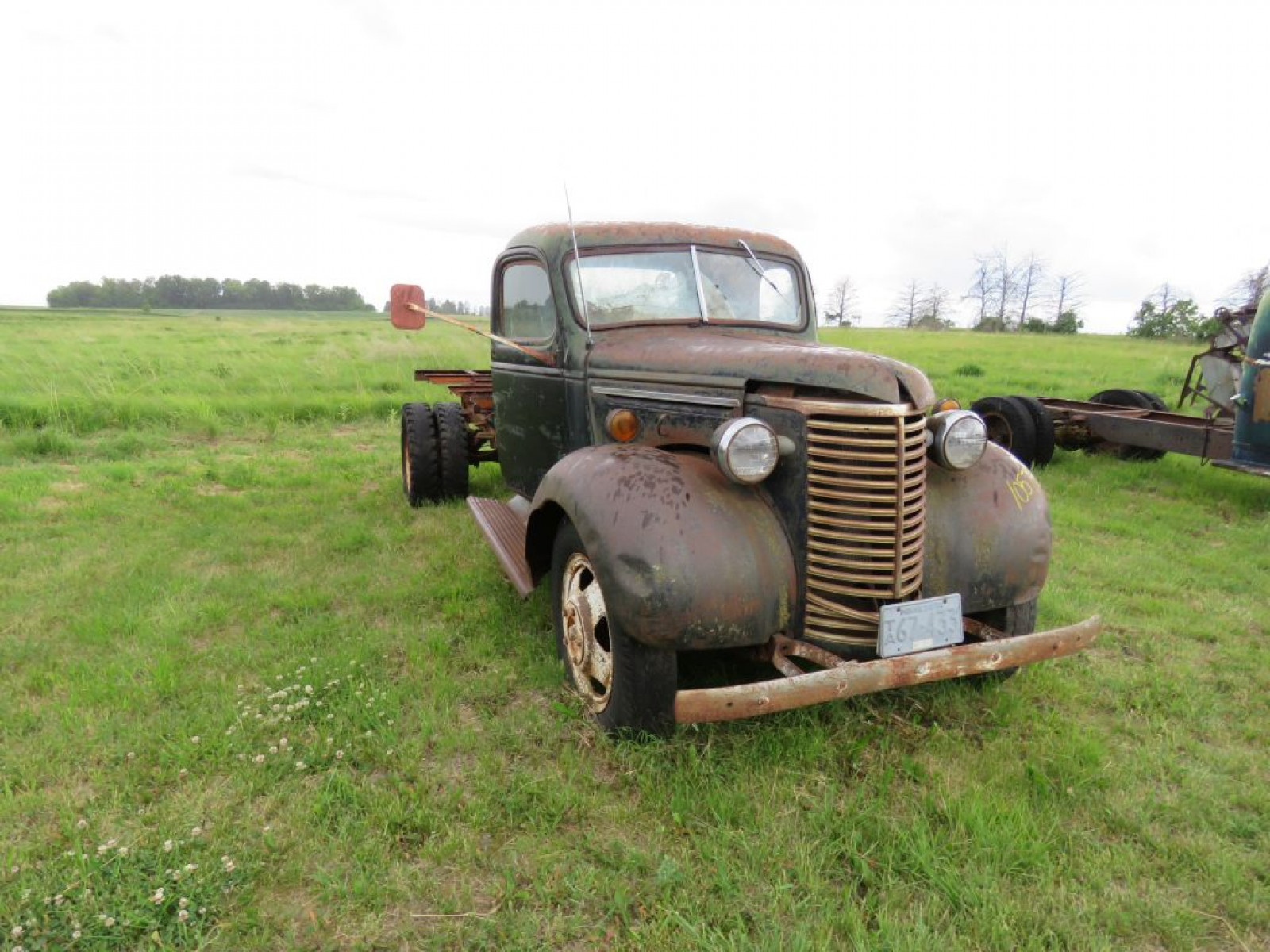 1939 Chevrolet 1 1/2 ton Truck - Image 2