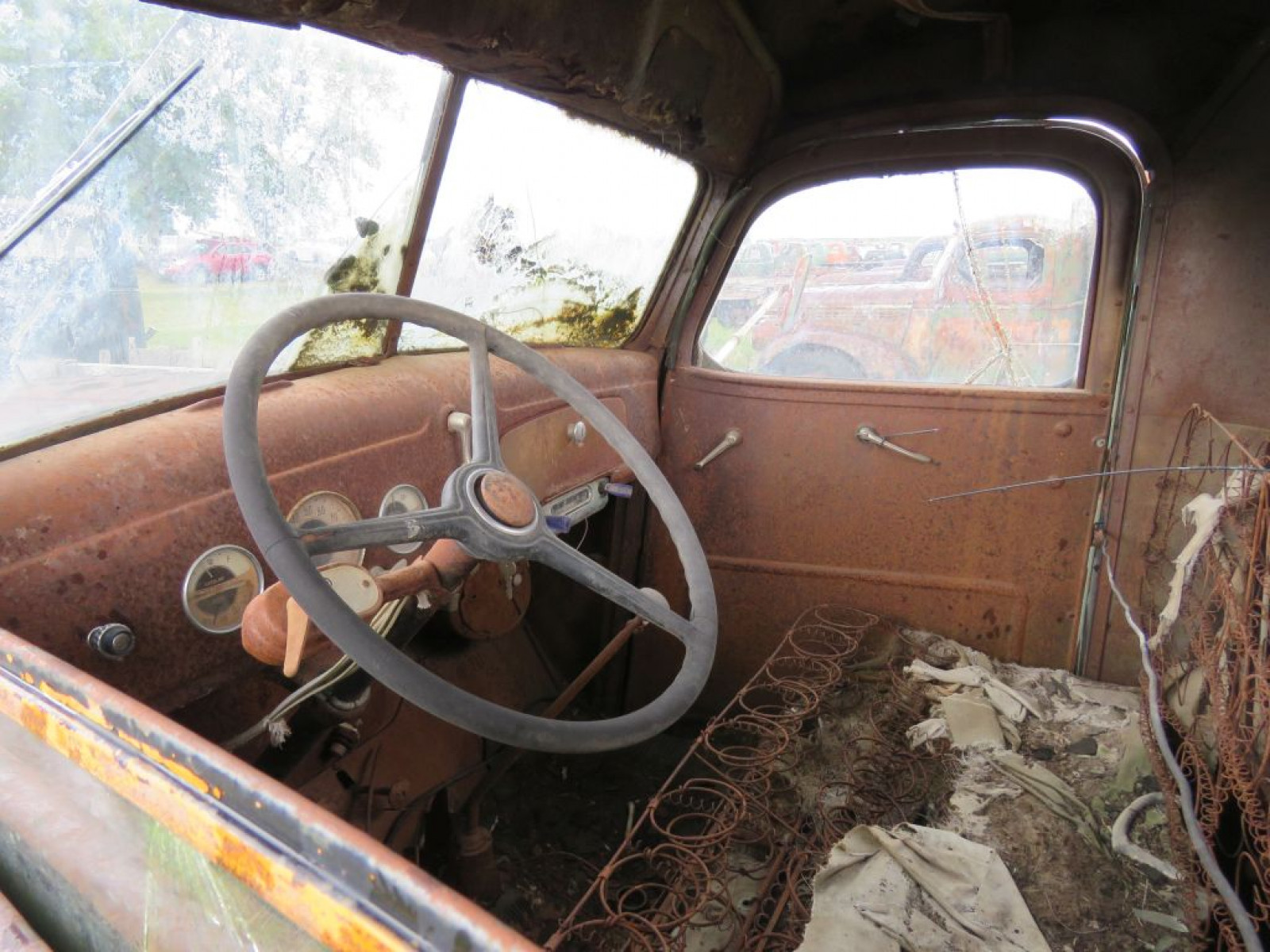 1939 Chevrolet 1 1/2 ton Truck - Image 4