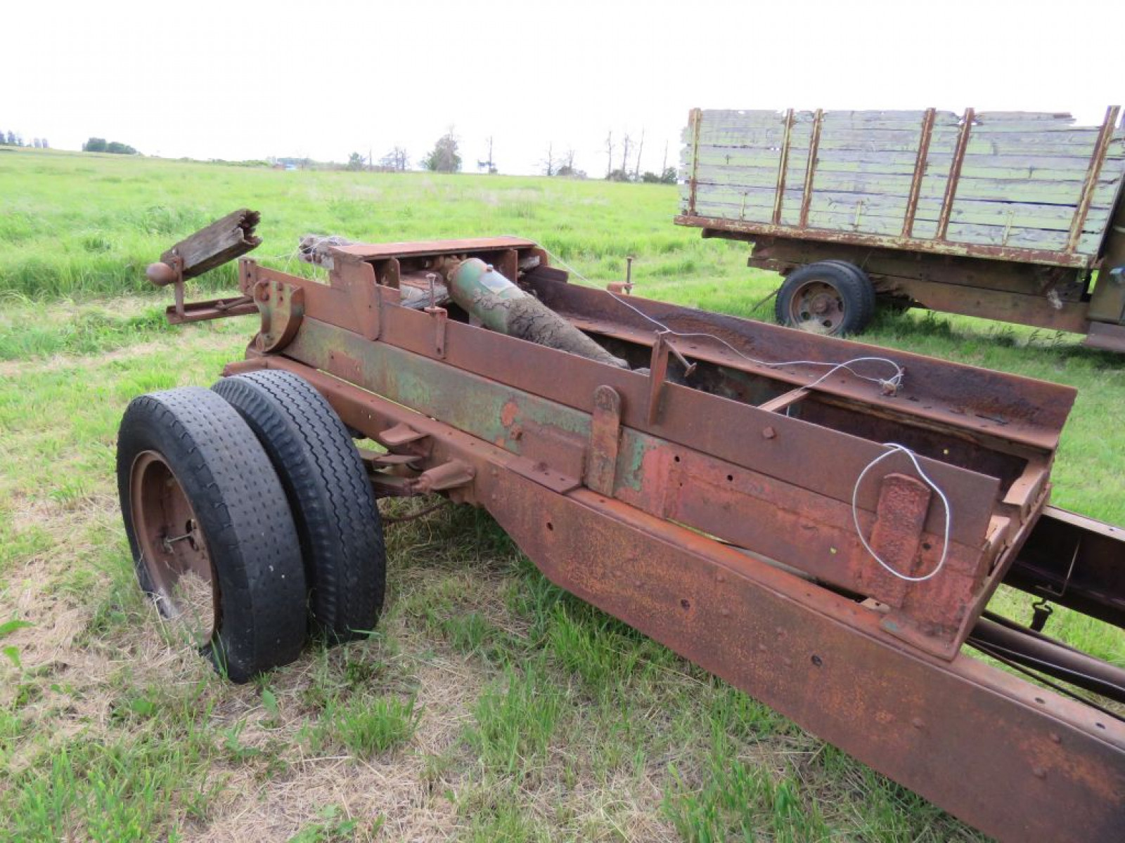 1942 Chevrolet 1 1/2 ton Truck - Image 4
