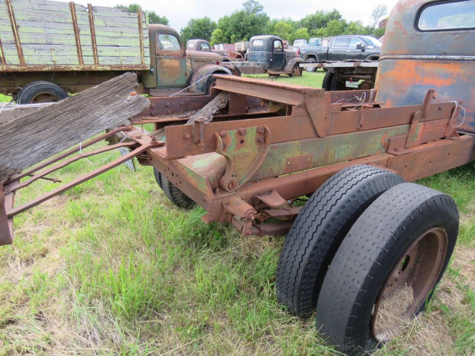 1942 Chevrolet 1 1/2 ton Truck - Image 5