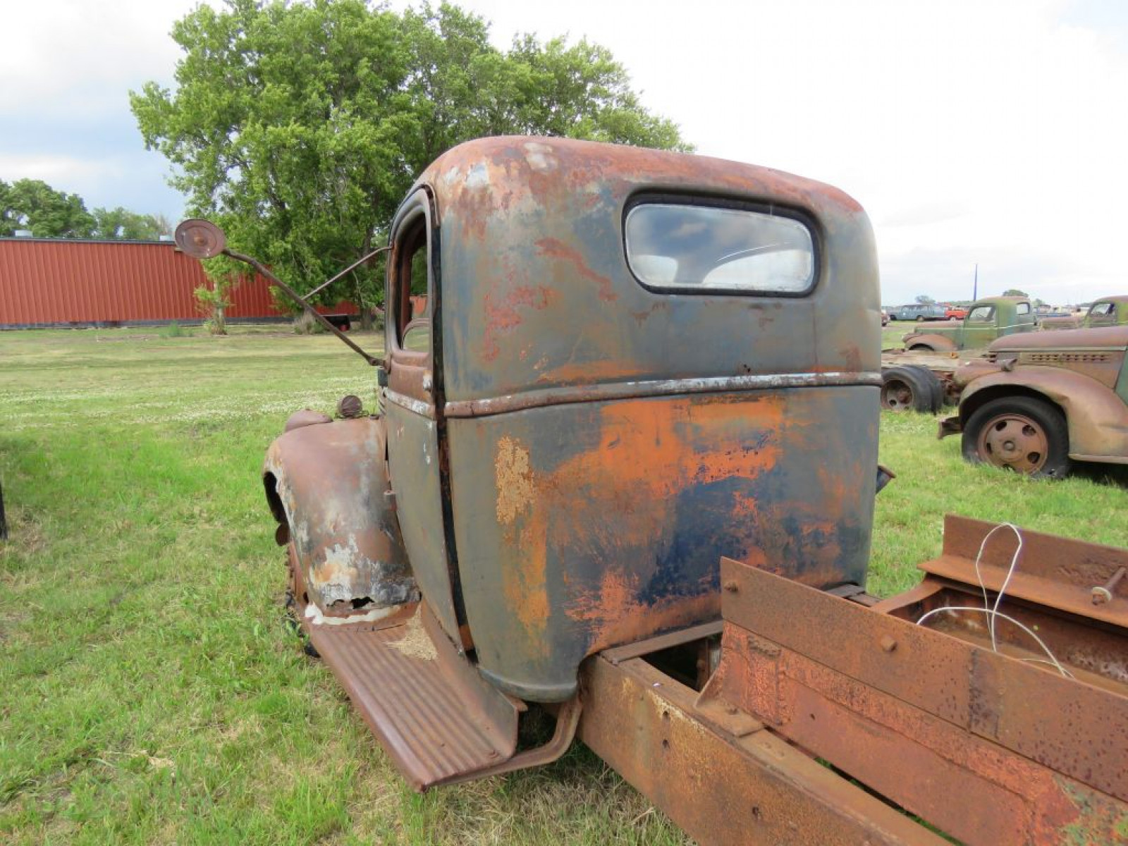 1942 Chevrolet 1 1/2 ton Truck - Image 6