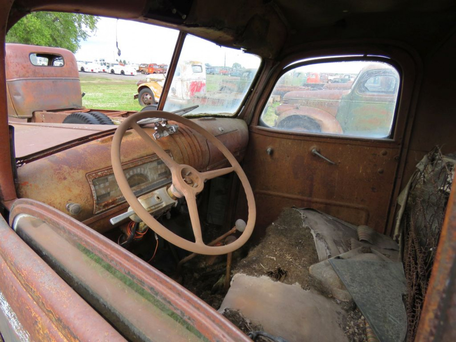 1942 Chevrolet 1 1/2 ton Truck - Image 7