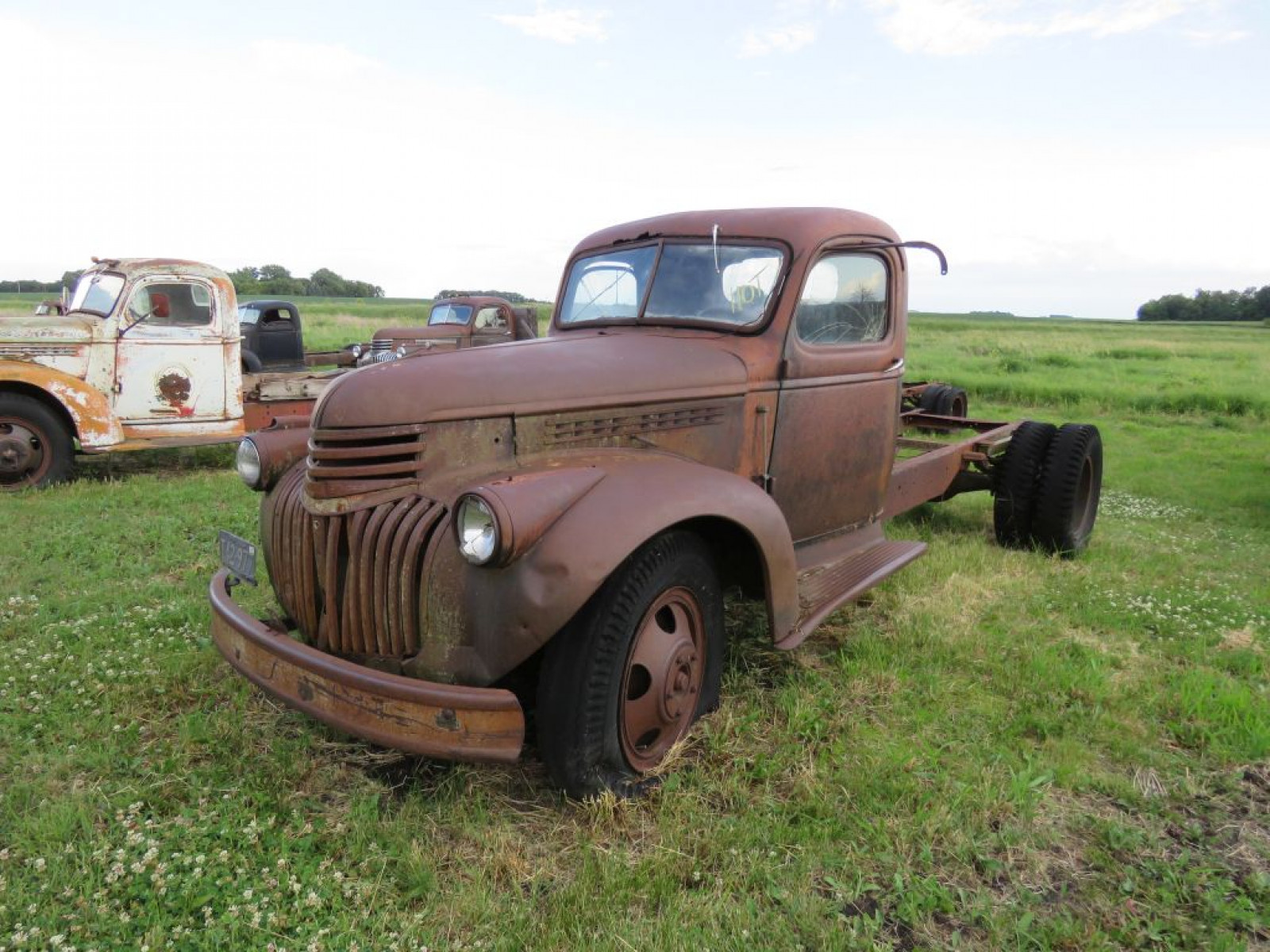 1942 Chevrolet 1 1/2 ton Truck - Image 1