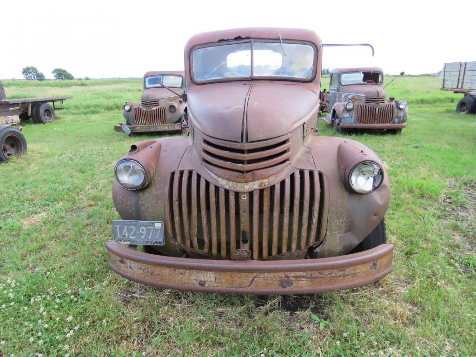 1942 Chevrolet 1 1/2 ton Truck - Image 2