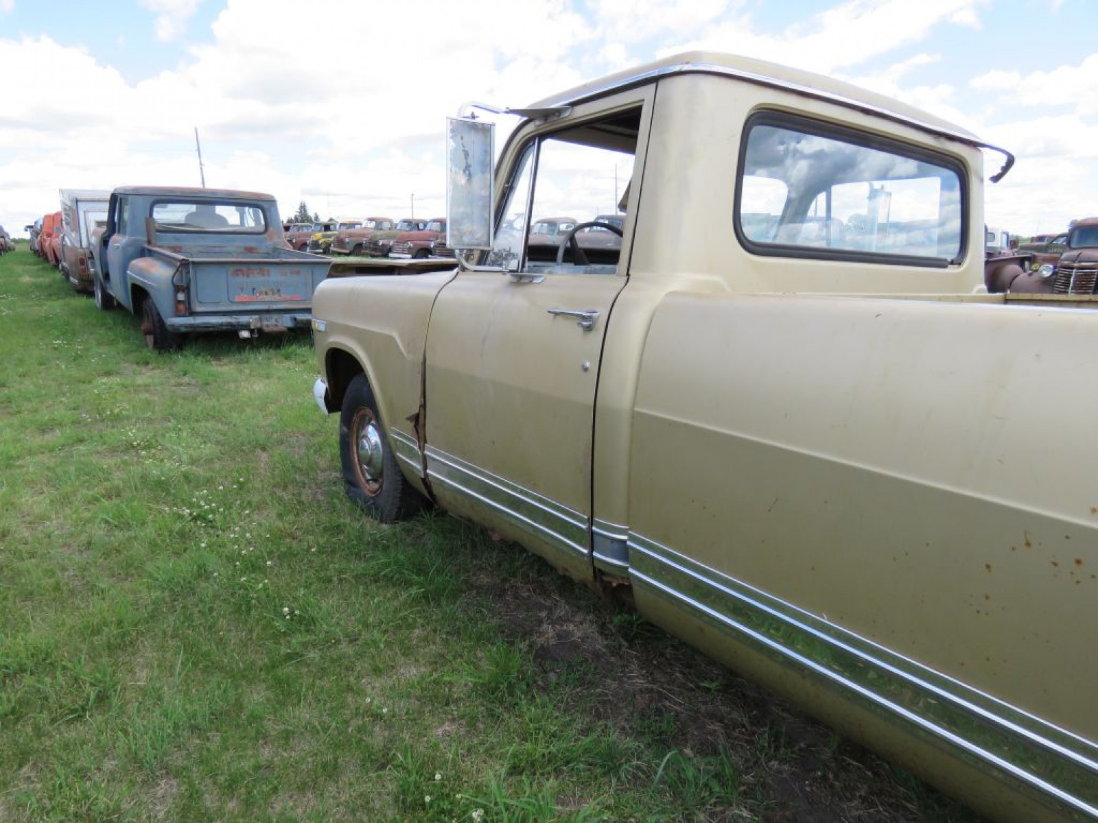 1969 International 1100 Series Pickup - Image 8