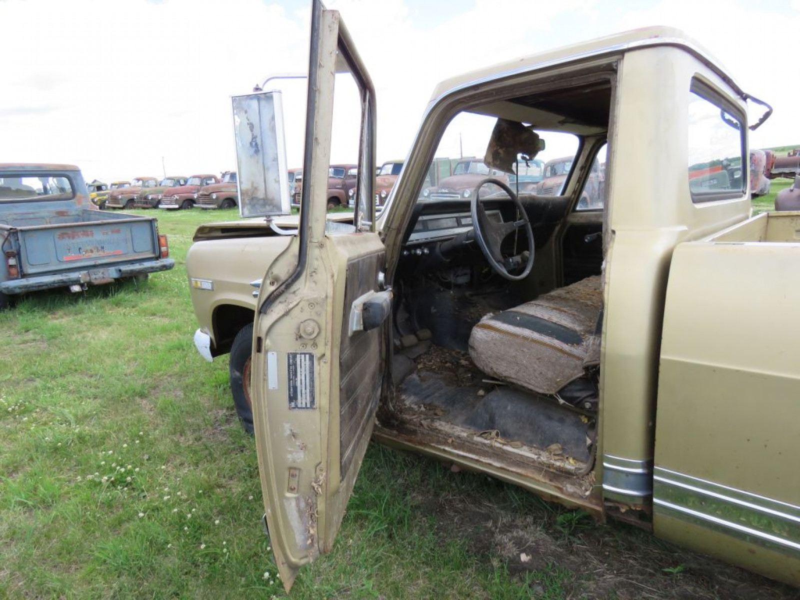 1969 International 1100 Series Pickup - Image 9