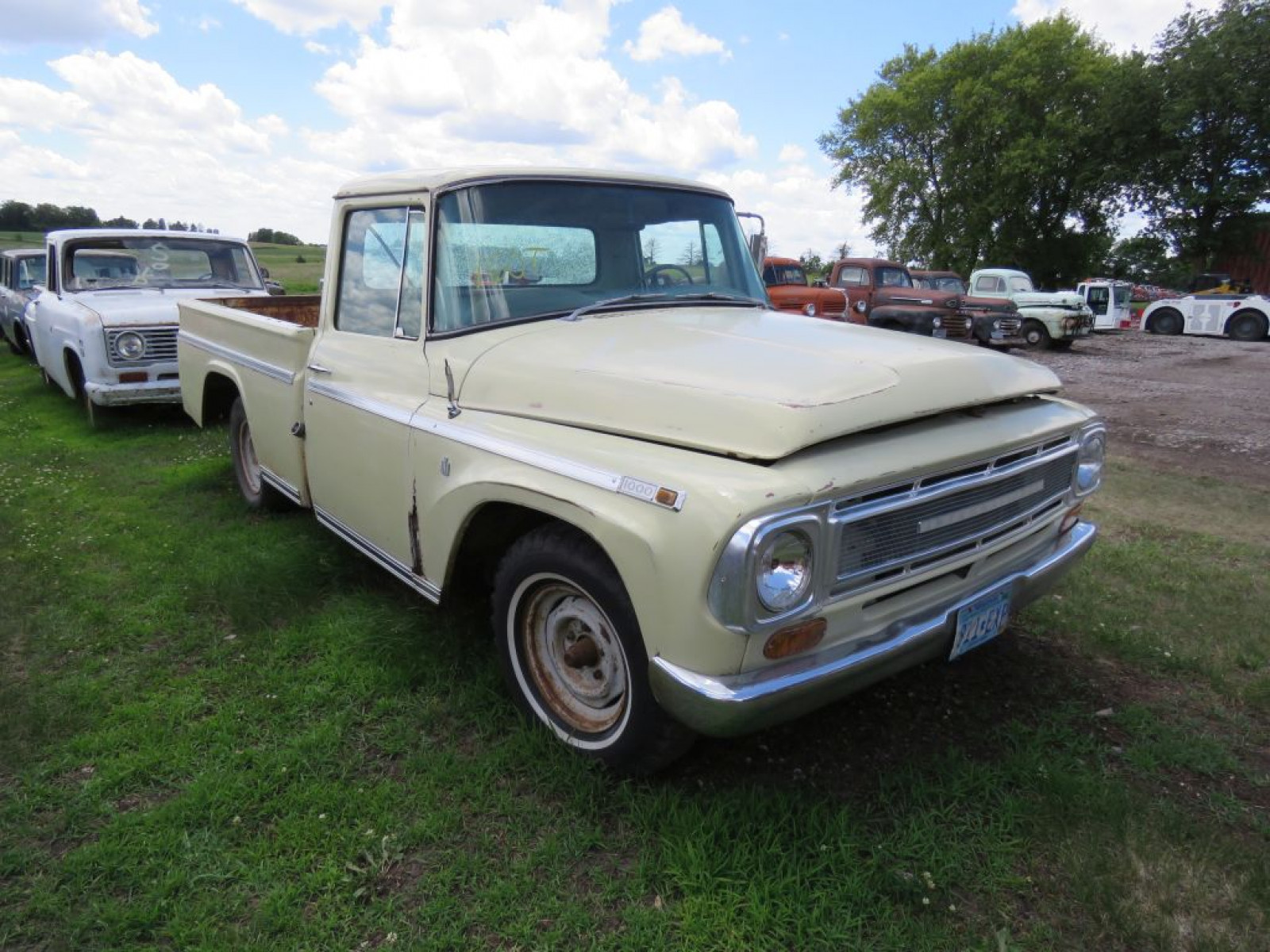 1968 International 1000C Pickup - Image 1