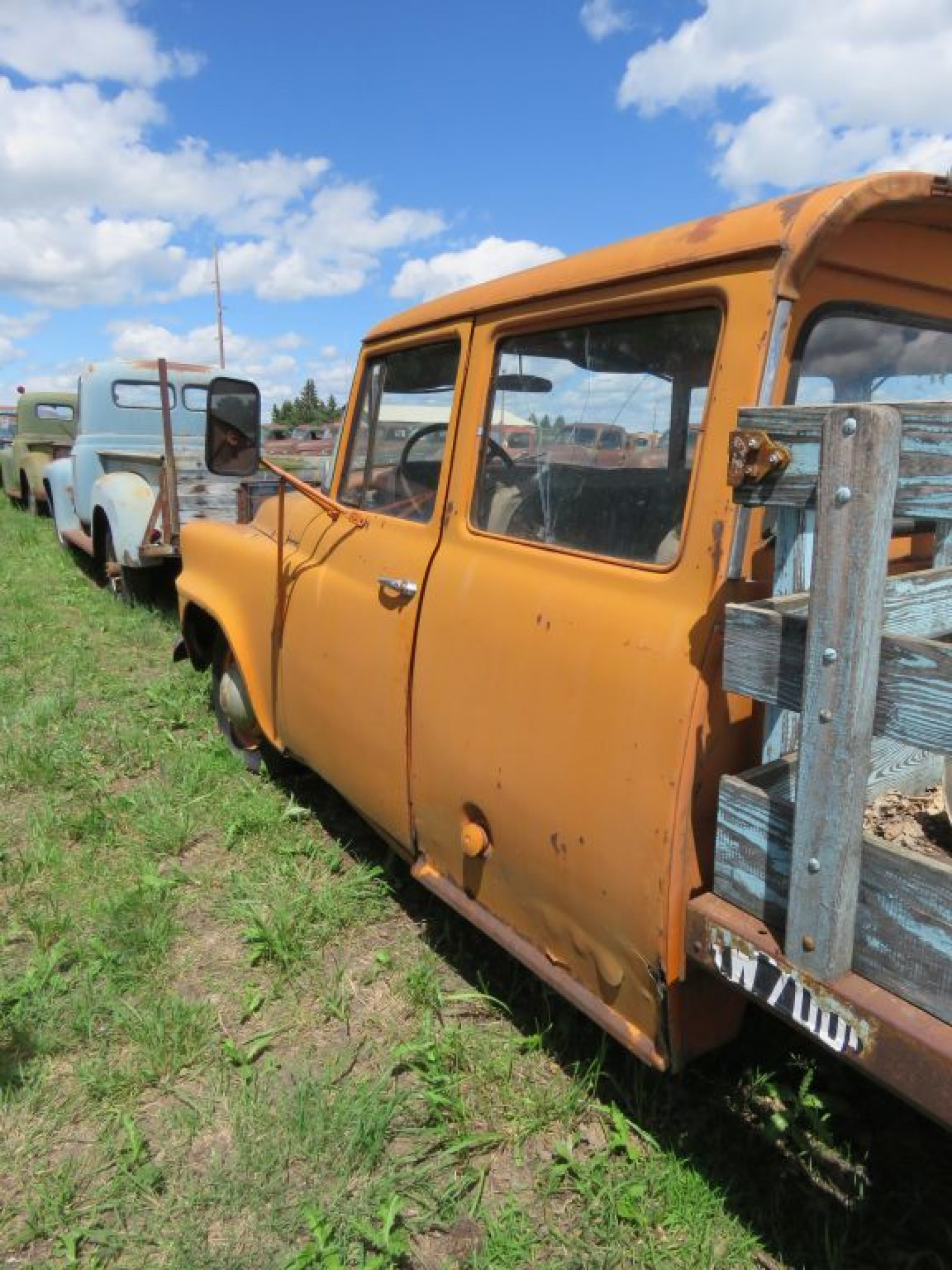 1957 International A122 Crew Cab Pickup - Image 7
