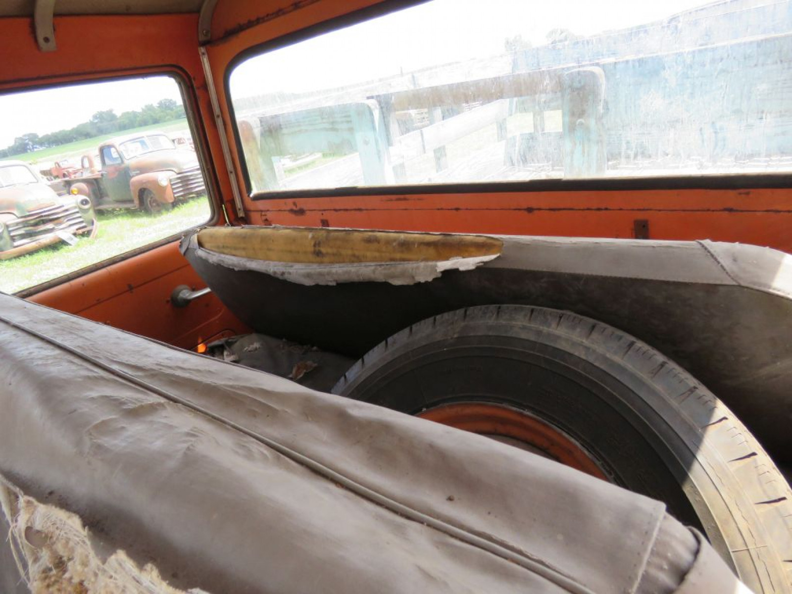 1957 International A122 Crew Cab Pickup - Image 9