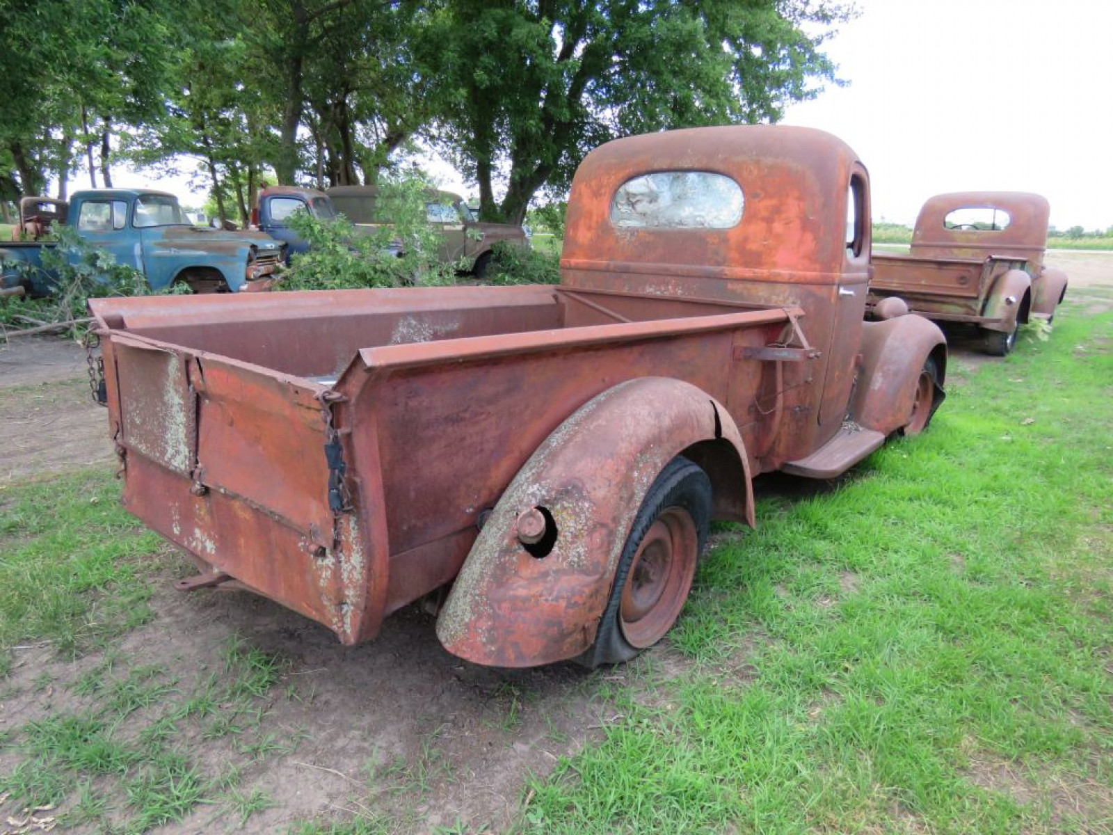 1937 International D2 Pickup - Image 6
