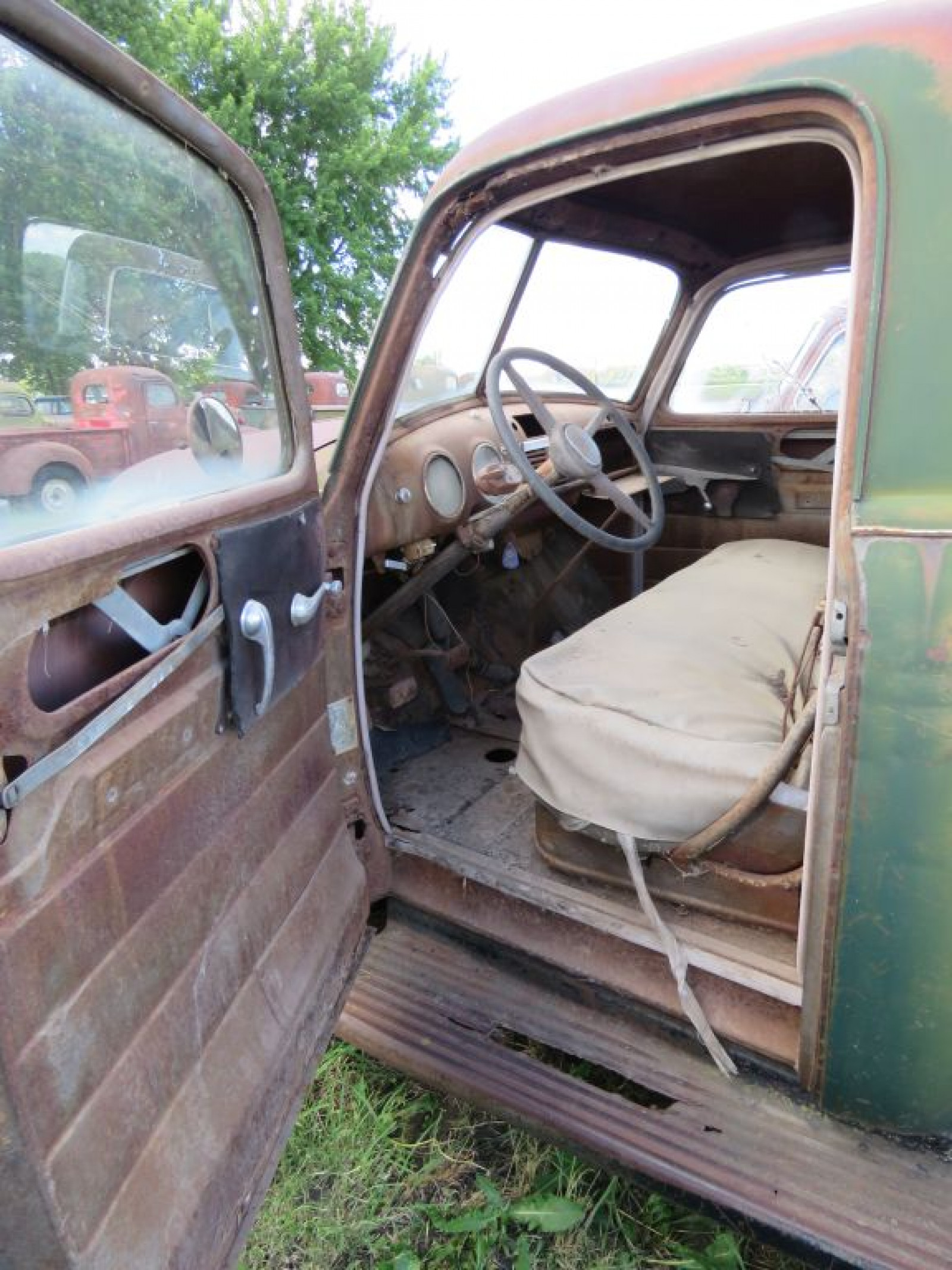 1950 Chevrolet 3600 3/4 ton Series Pickup - Image 8