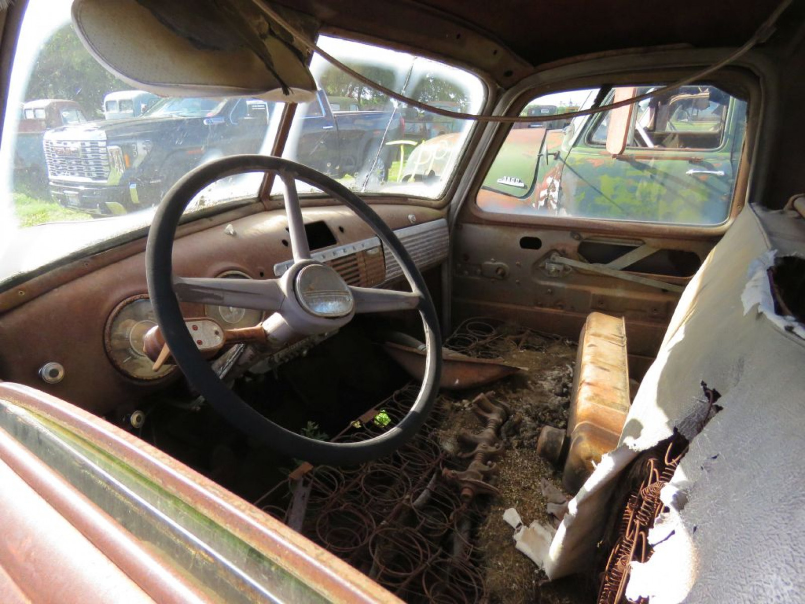 1947 Chevrolet 3600 3/4 ton Pickup with 9ft Box - Image 11