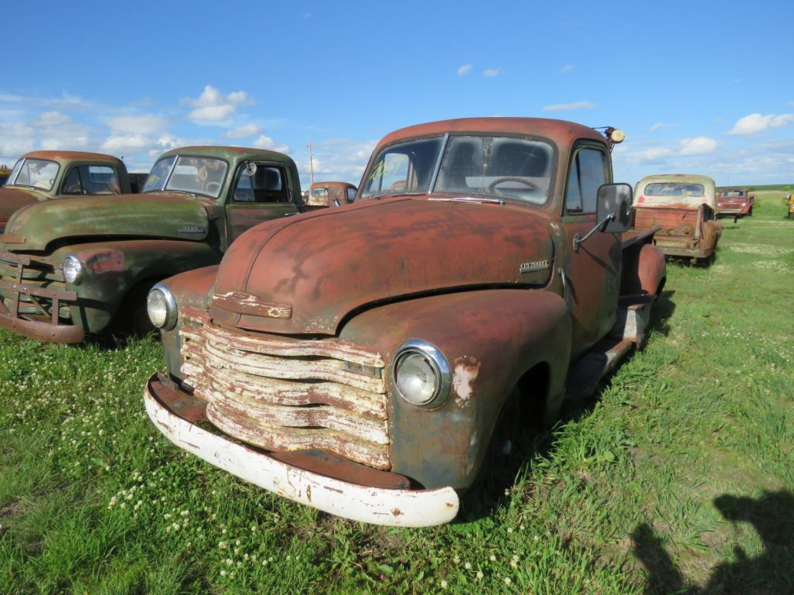 1952 Chevrolet 3600 3/4 ton Tow Truck with Holmes Wrecker - Image 3