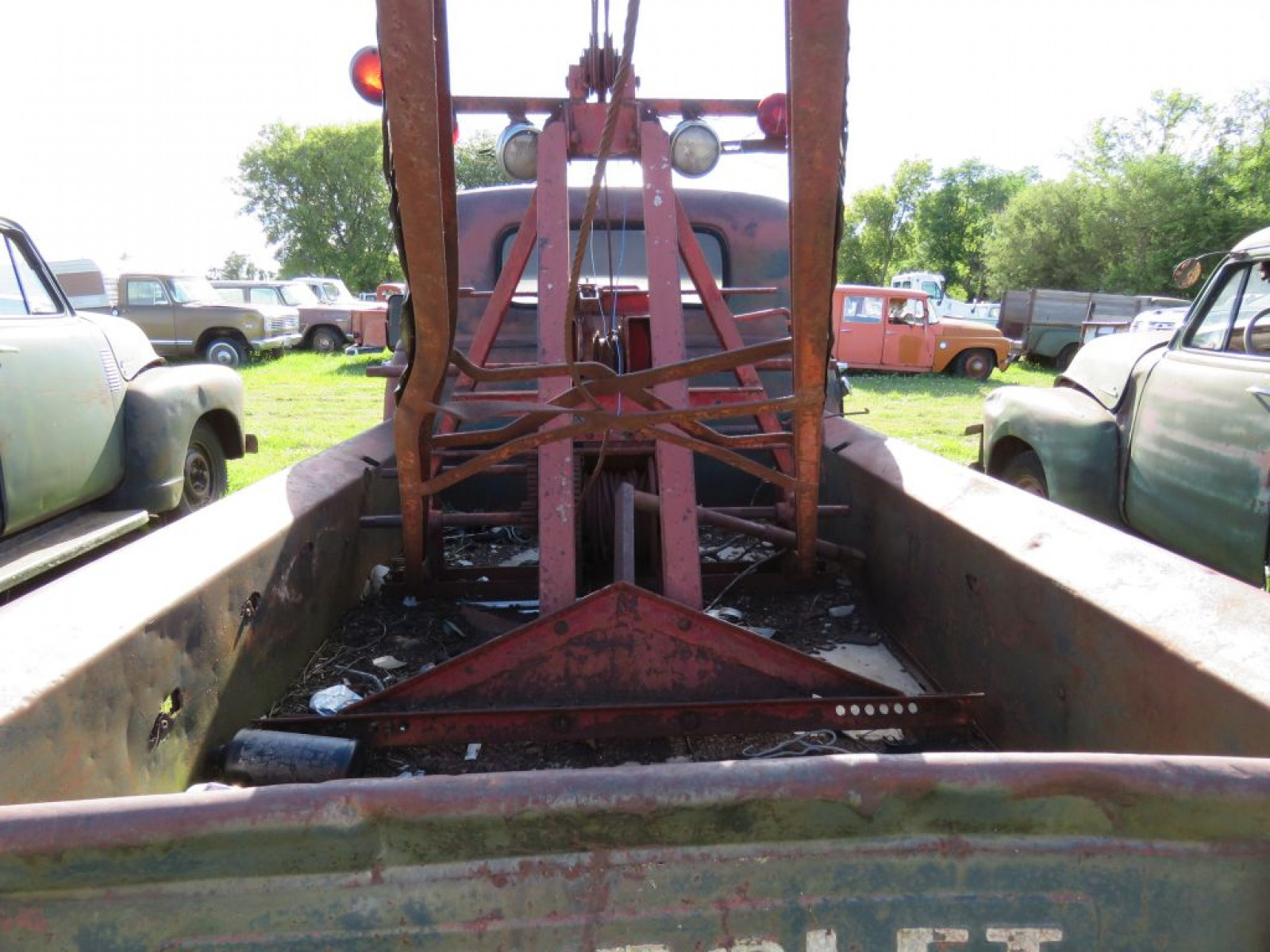 1952 Chevrolet 3600 3/4 ton Tow Truck with Holmes Wrecker - Image 6