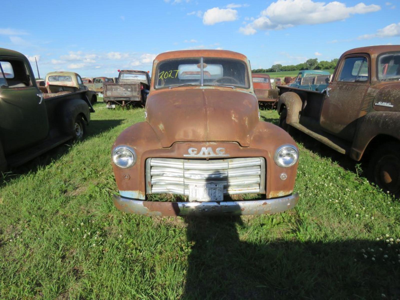 1950 GMC 100 1/2 ton Pickup - Image 2