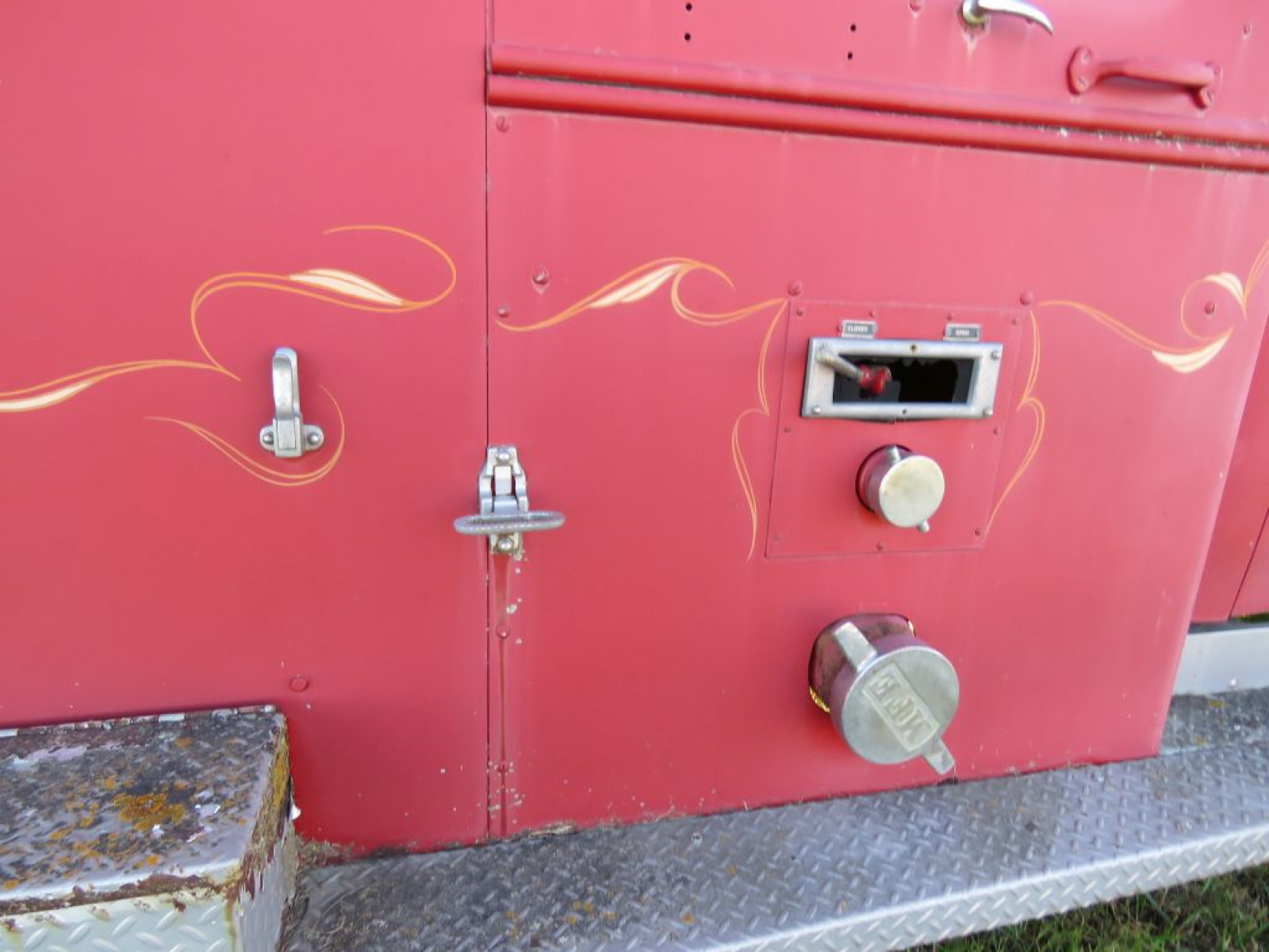1952 Ford F7 Big Job Pumper Truck - Image 10