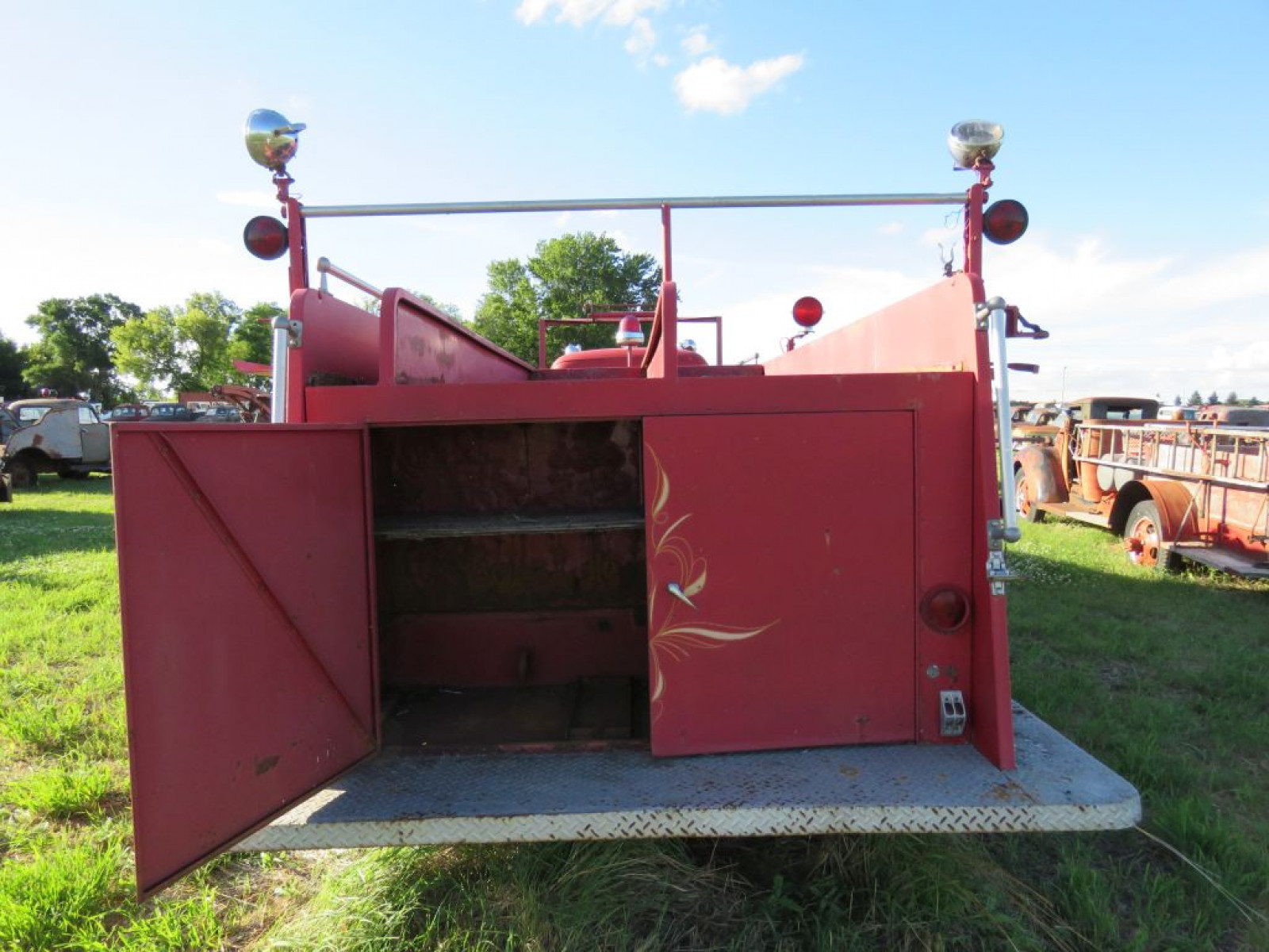 1952 Ford F7 Big Job Pumper Truck - Image 7