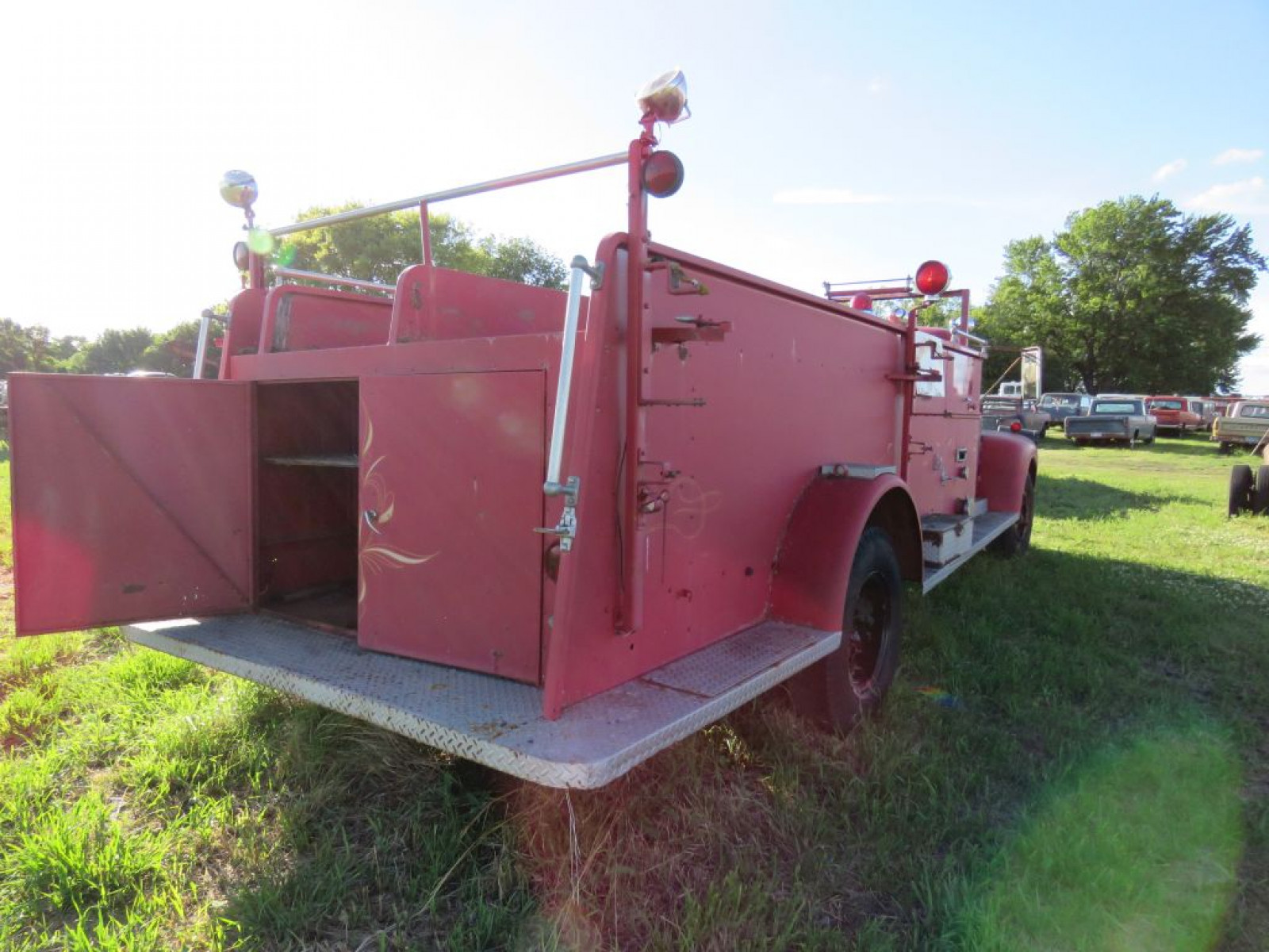 1952 Ford F7 Big Job Pumper Truck - Image 9