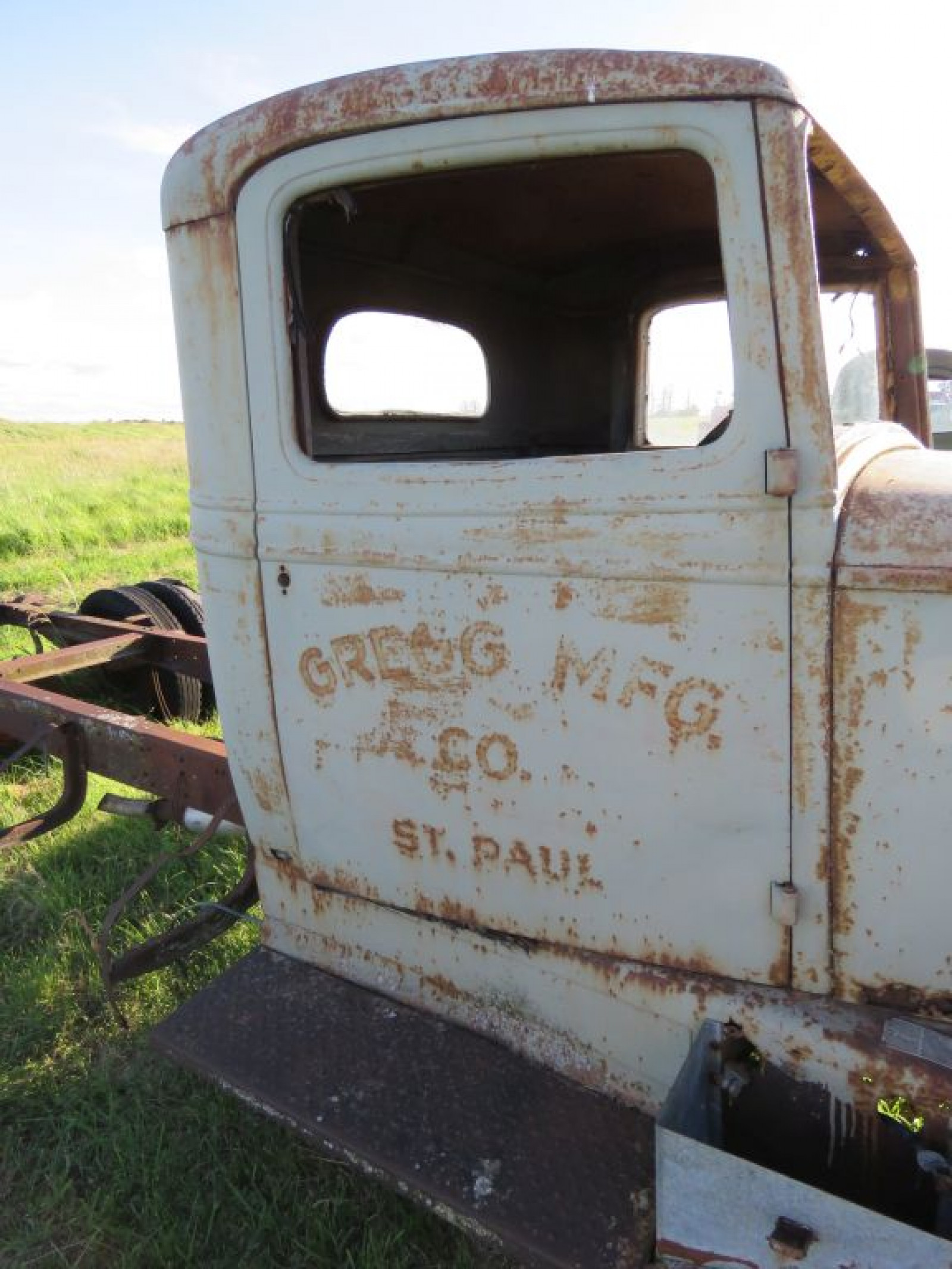 1934 International C30 Truck - Image 4