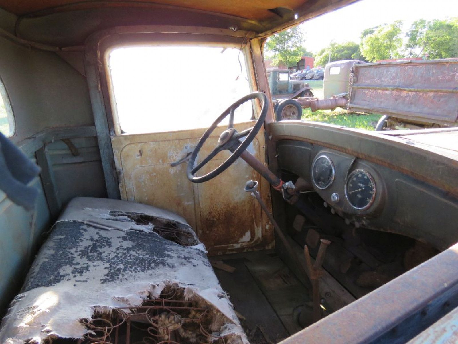 1934 International C30 Truck - Image 5